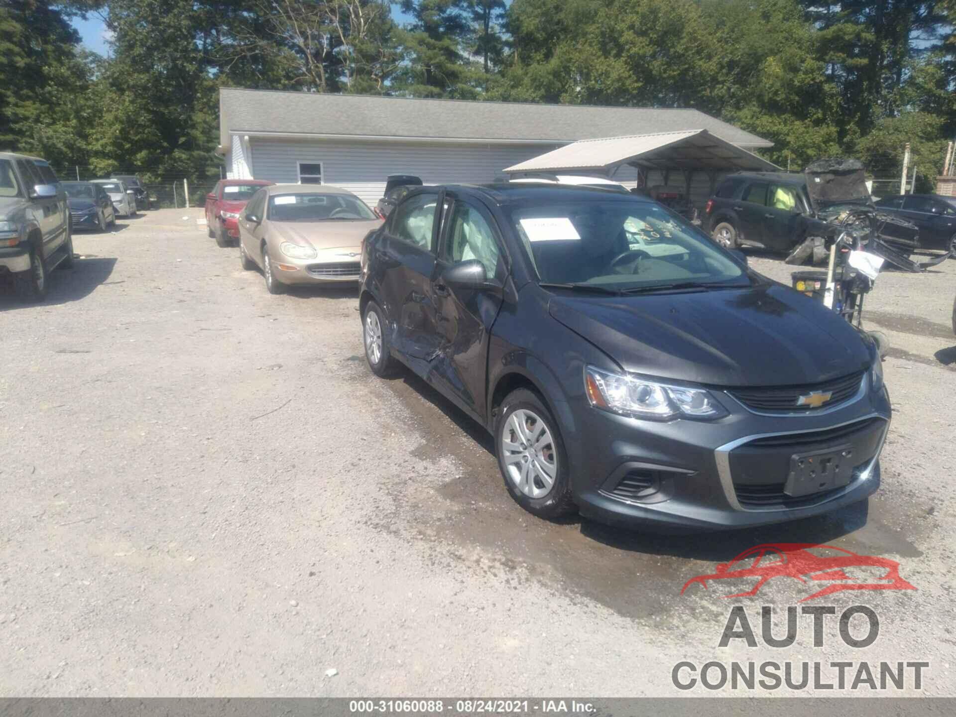 CHEVROLET SONIC 2017 - 1G1JB5SH7H4152434