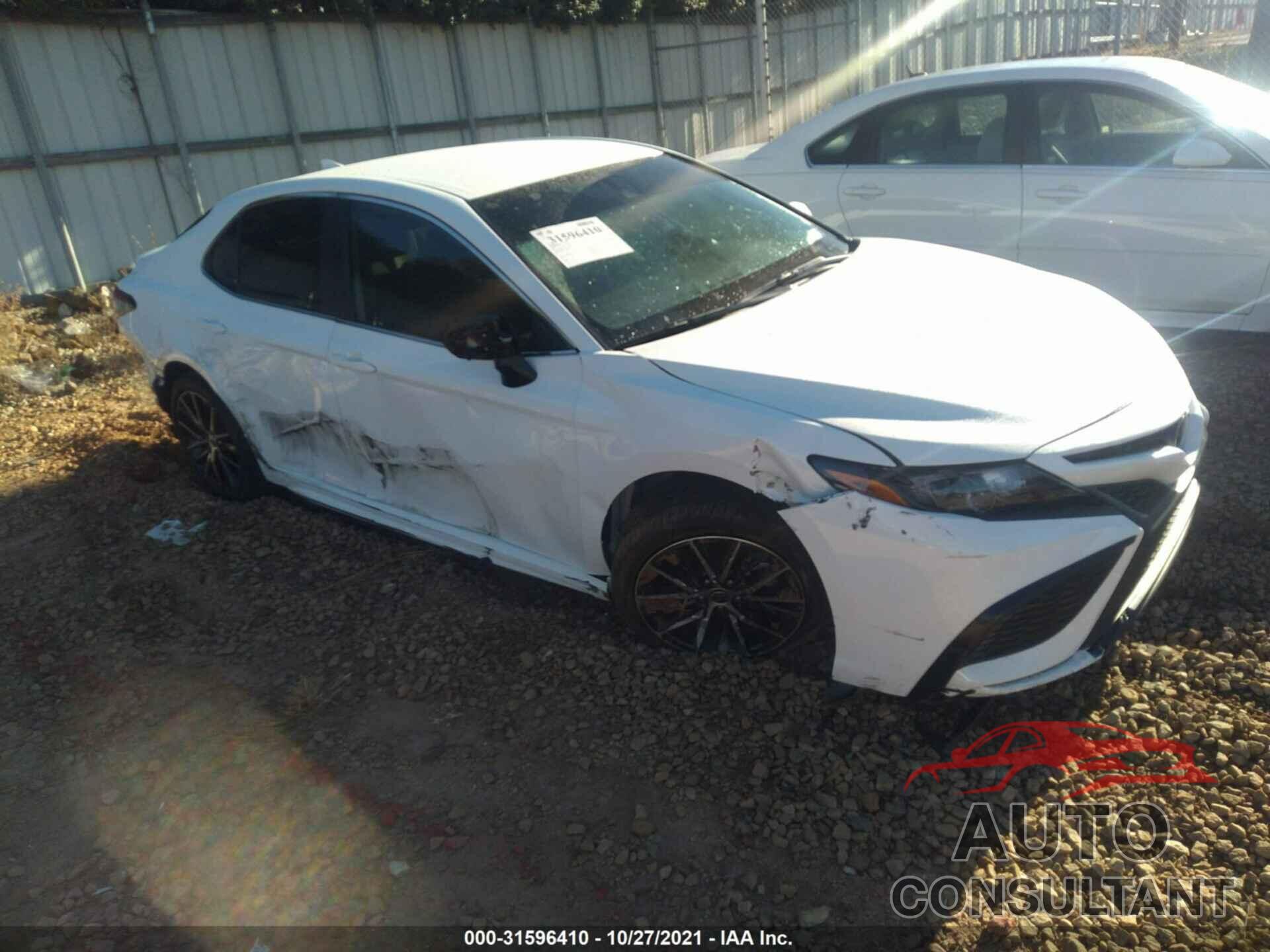 TOYOTA CAMRY 2021 - 4T1G11AK6MU564795