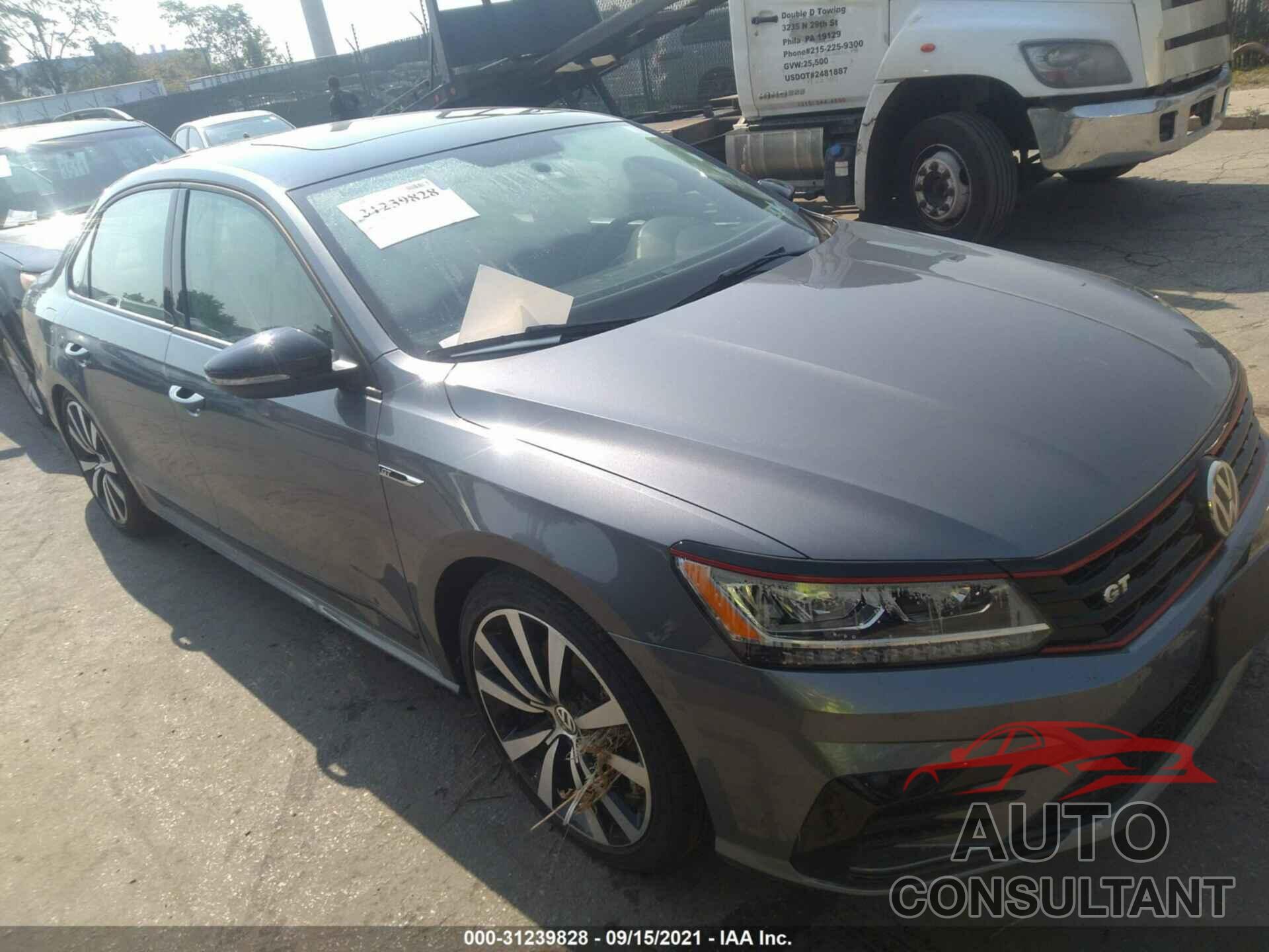 VOLKSWAGEN PASSAT 2018 - 1VWJM7A3XJC037029