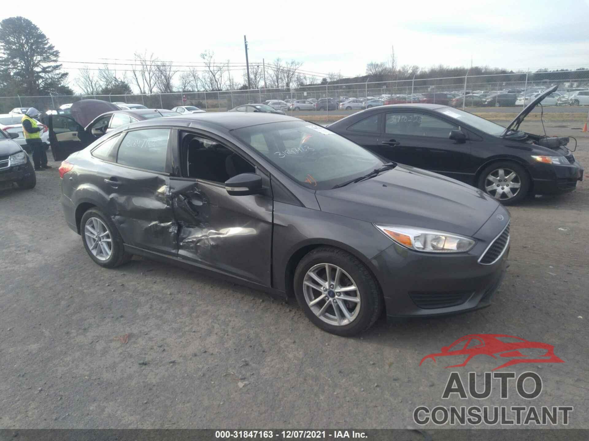 FORD FOCUS 2017 - 1FADP3F28HL312543