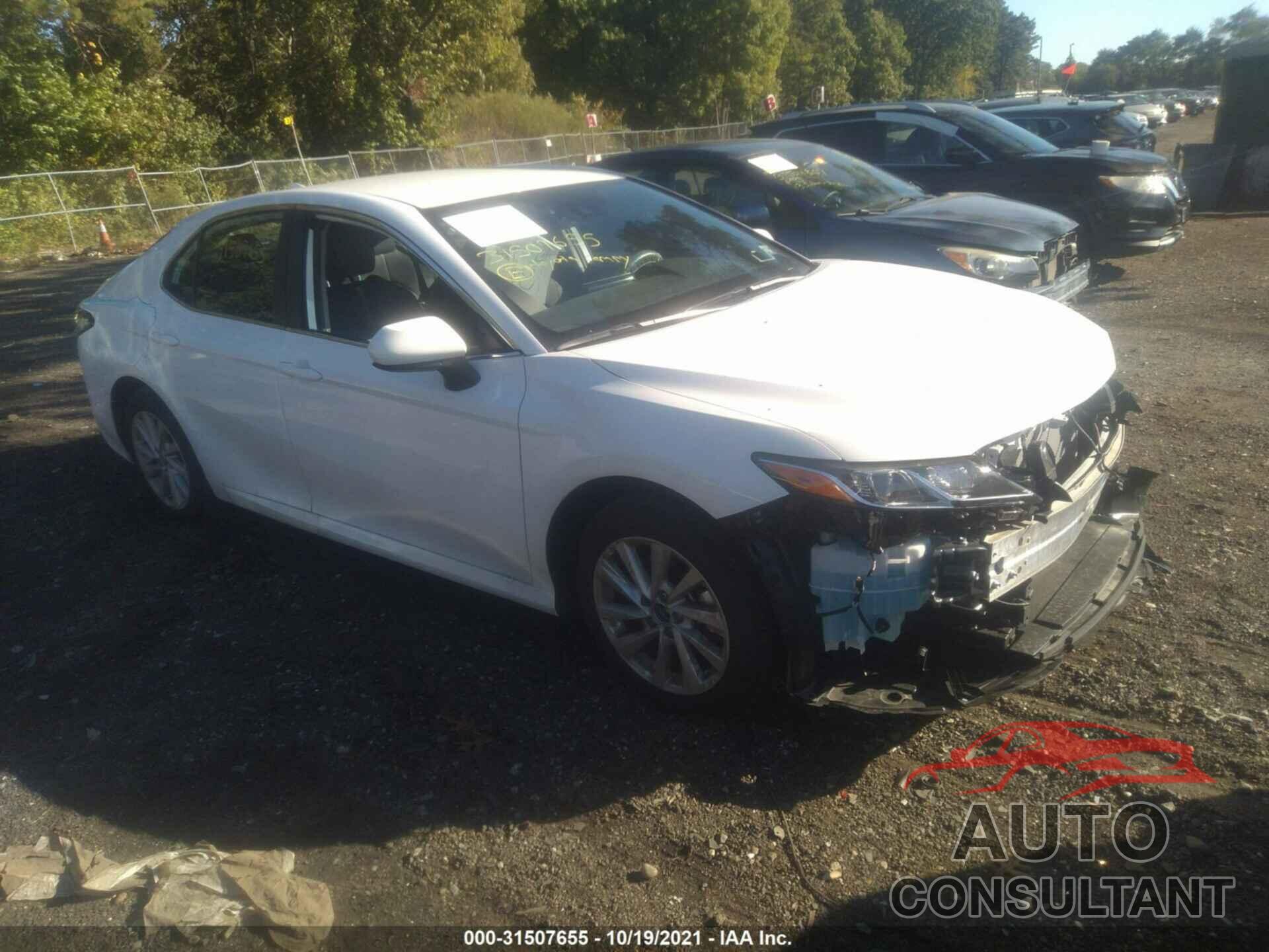 TOYOTA CAMRY 2021 - 4T1C11AK4MU572537