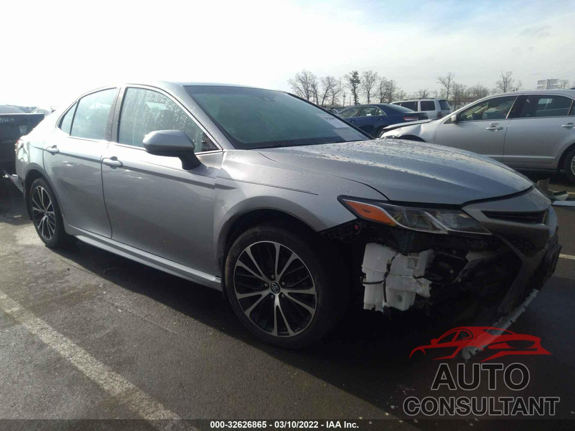 TOYOTA CAMRY 2018 - 4T1B11HK4JU150717