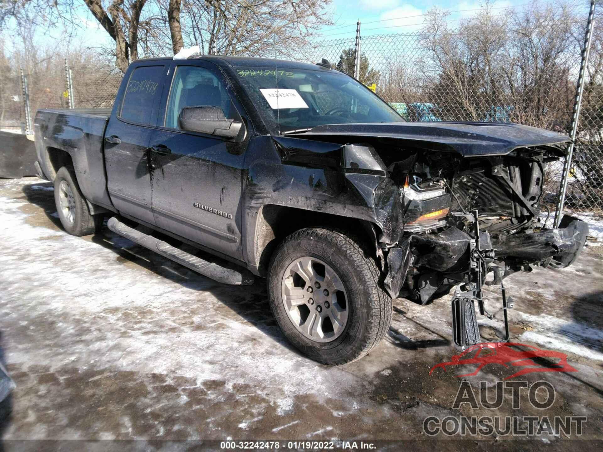 CHEVROLET SILVERADO 1500 2017 - 1GCVKREC2HZ311282