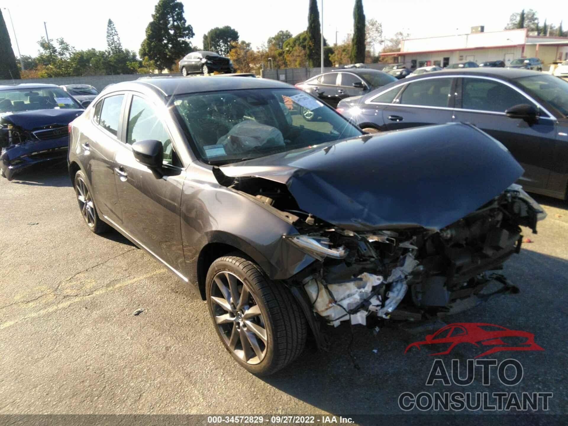 MAZDA MAZDA3 4-DOOR 2018 - 3MZBN1V31JM238387
