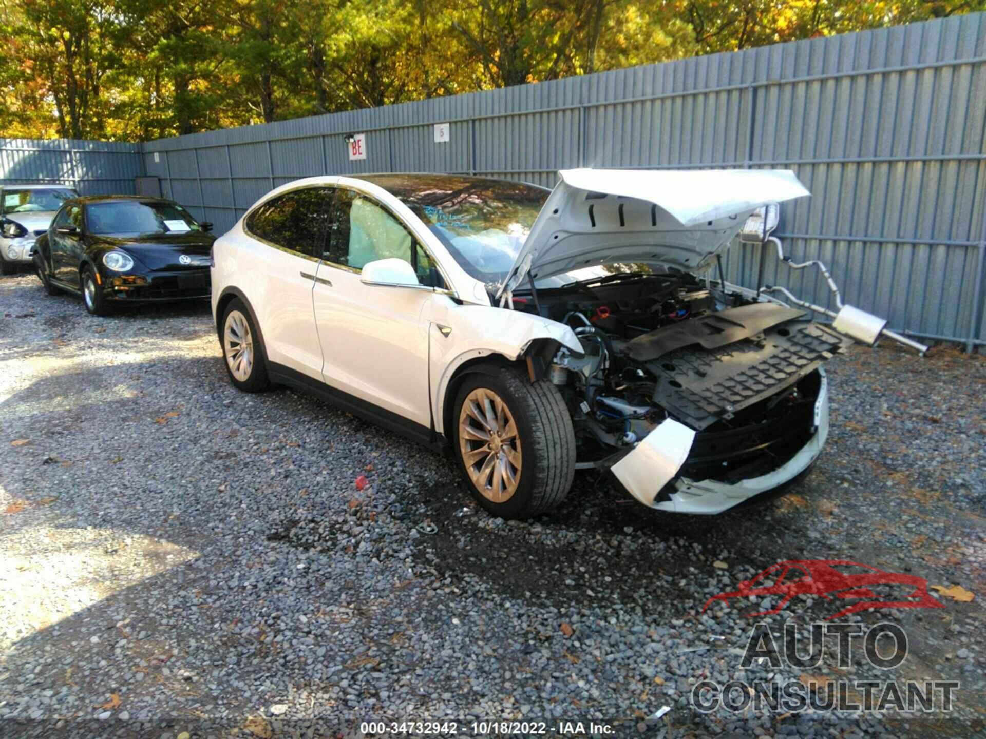 TESLA MODEL X 2020 - 5YJXCBE22LF238482