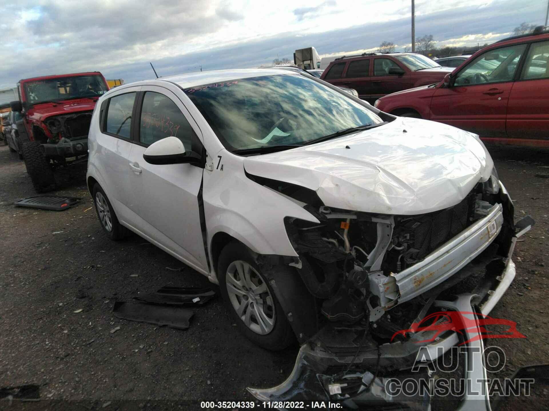 CHEVROLET SONIC 2018 - 1G1JG6SG9J4125630