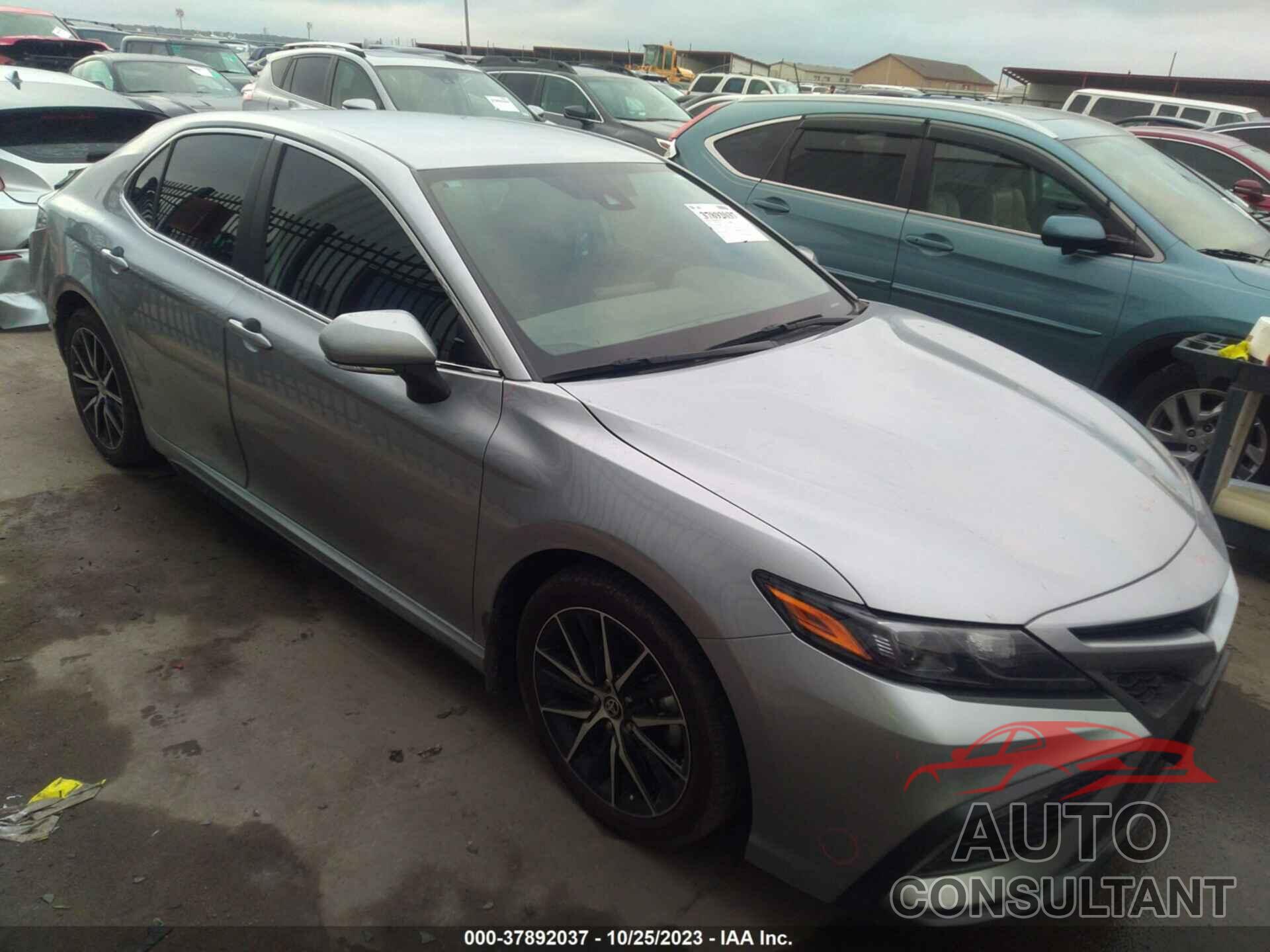TOYOTA CAMRY 2023 - 4T1G11AK5PU800177