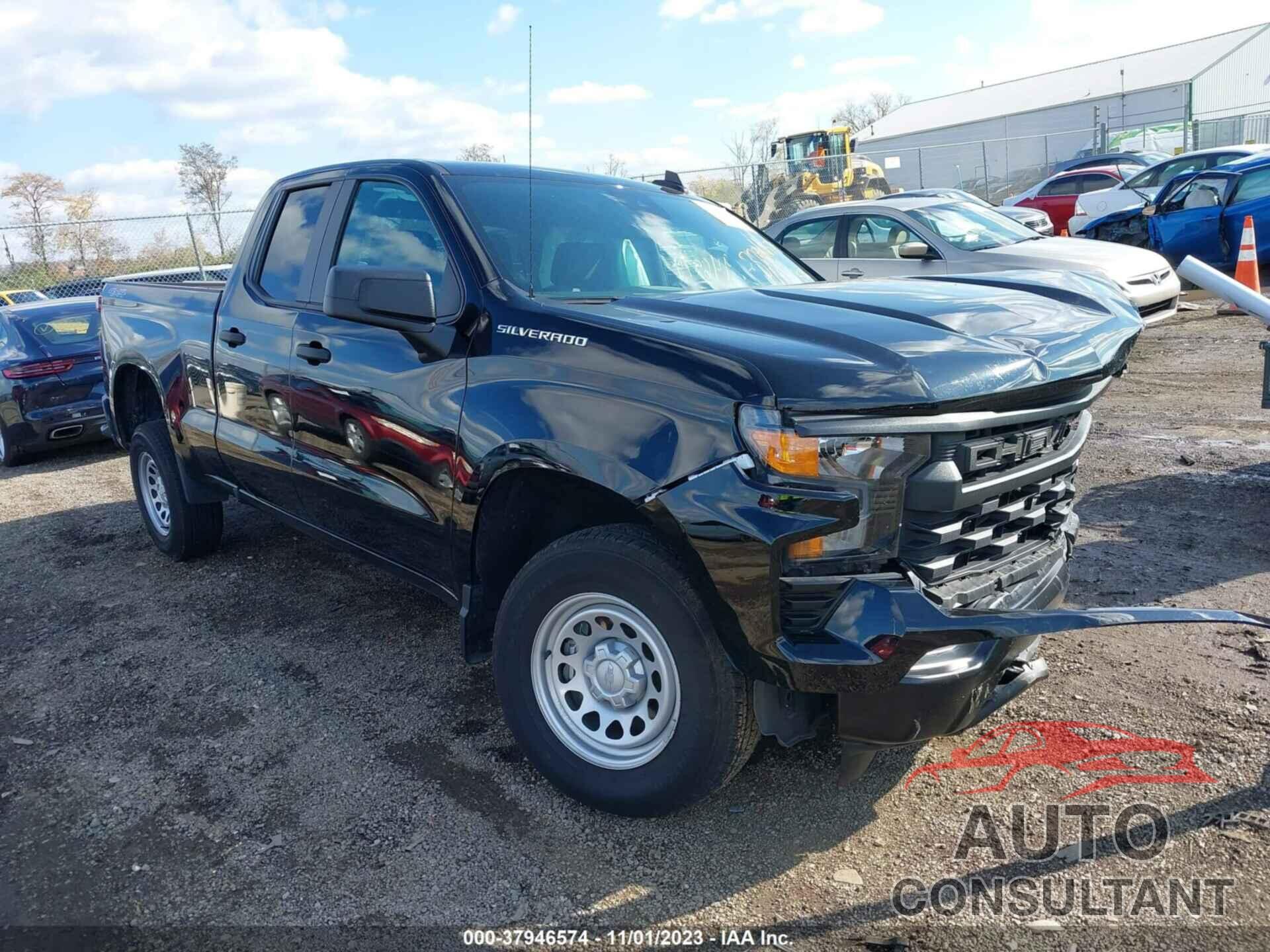 CHEVROLET SILVERADO 1500 2023 - 1GCRDAEK7PZ170339