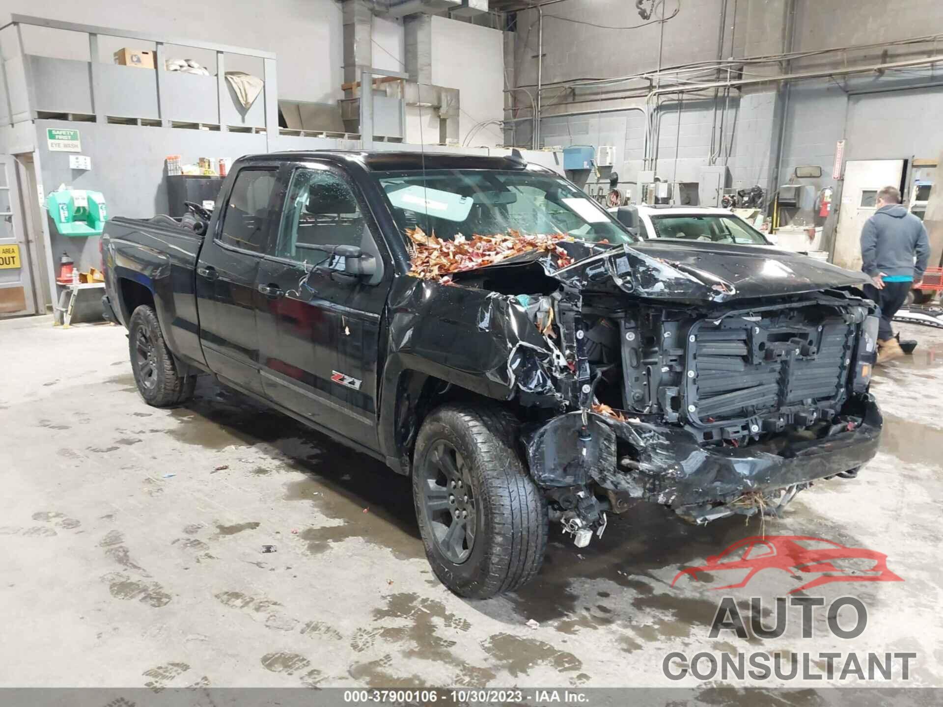 CHEVROLET SILVERADO 1500 2017 - 1GCVKREC8HZ377836