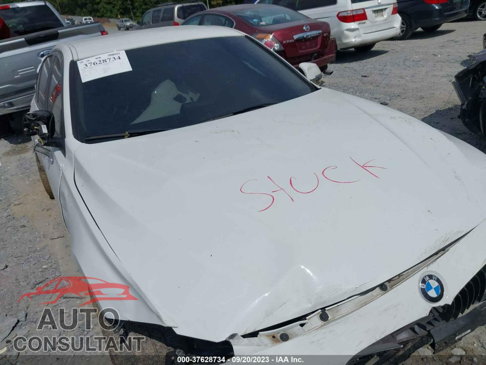 BMW 320I 2016 - WBA8E1G55GNU11240
