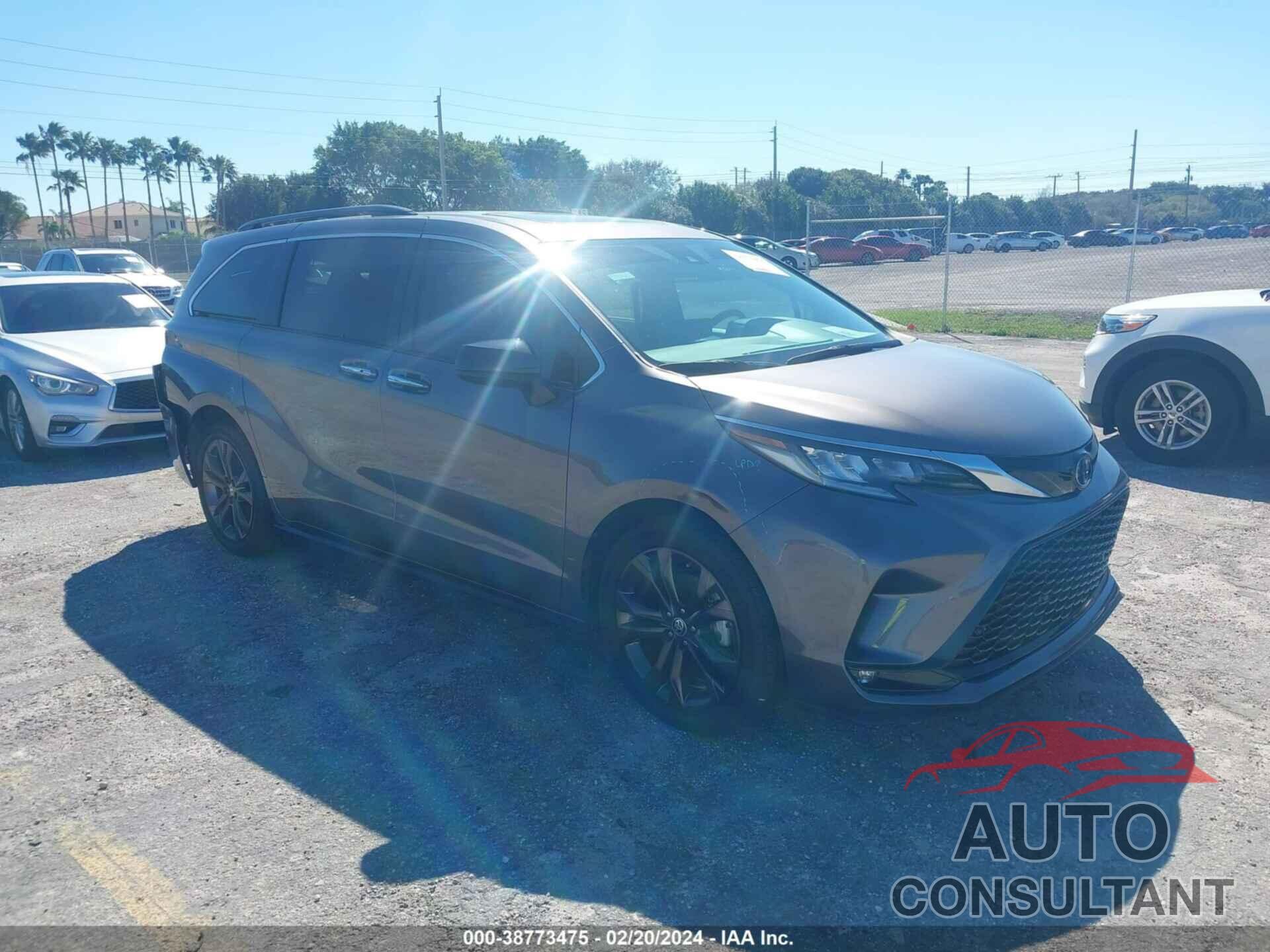 TOYOTA SIENNA 2022 - 5TDXRKEC8NS097262