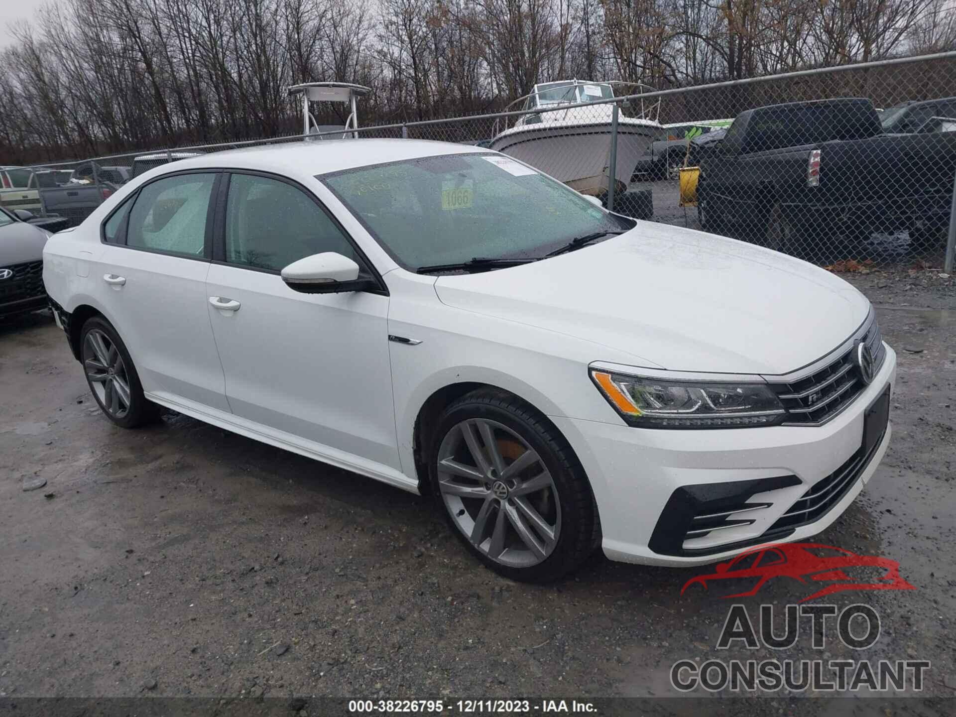 VOLKSWAGEN PASSAT 2018 - 1VWAA7A35JC013682