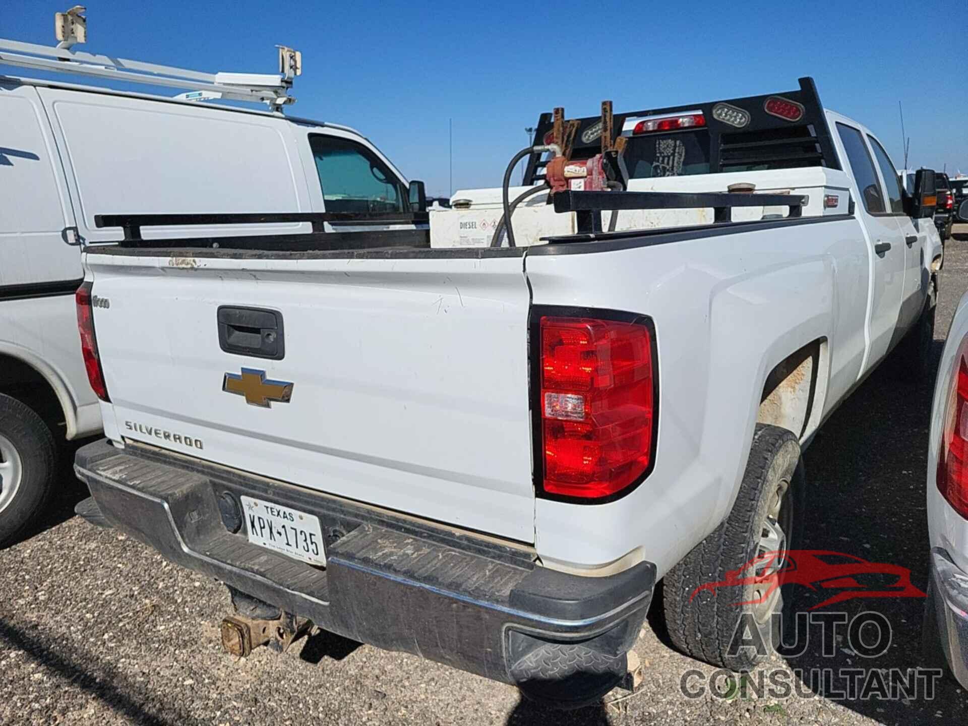 CHEVROLET SILVERADO 2500HD 2018 - 1GC1CUEG3JF179917