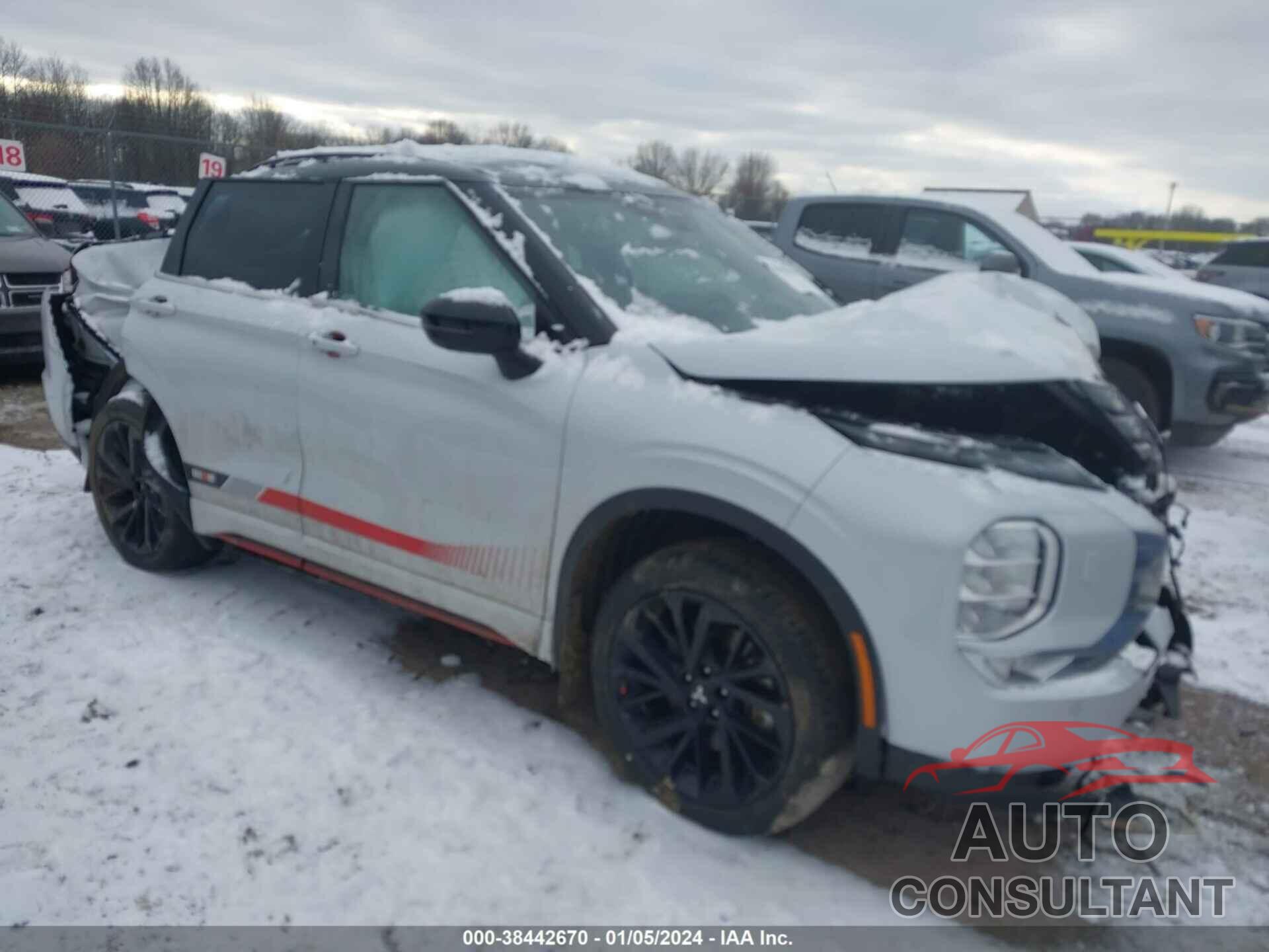 MITSUBISHI OUTLANDER 2023 - JA4J4UA85PZ032611
