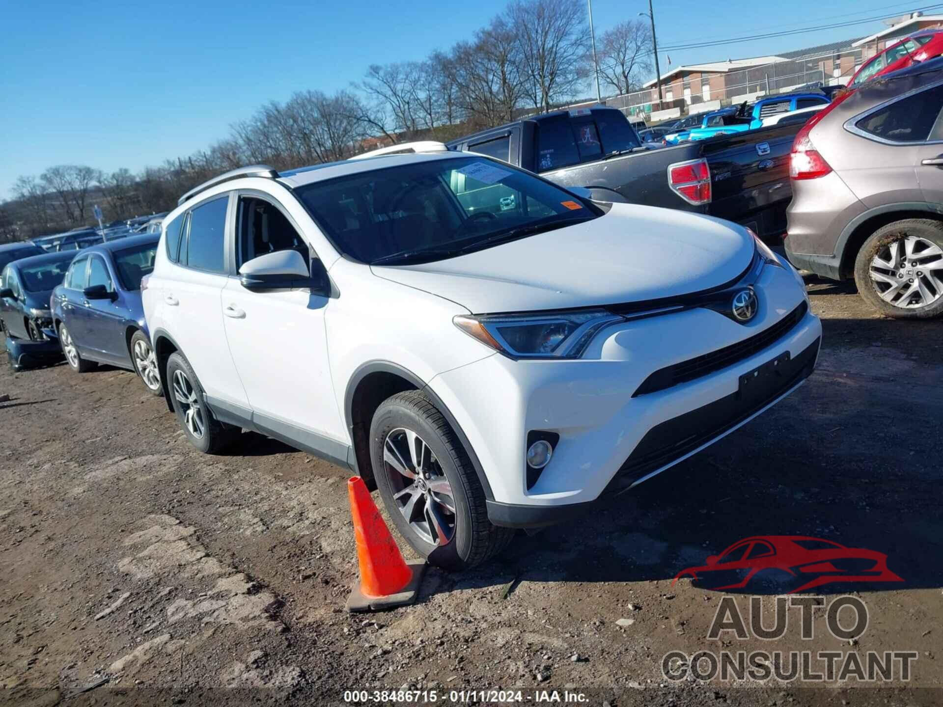 TOYOTA RAV4 2018 - 2T3RFREV7JW732248