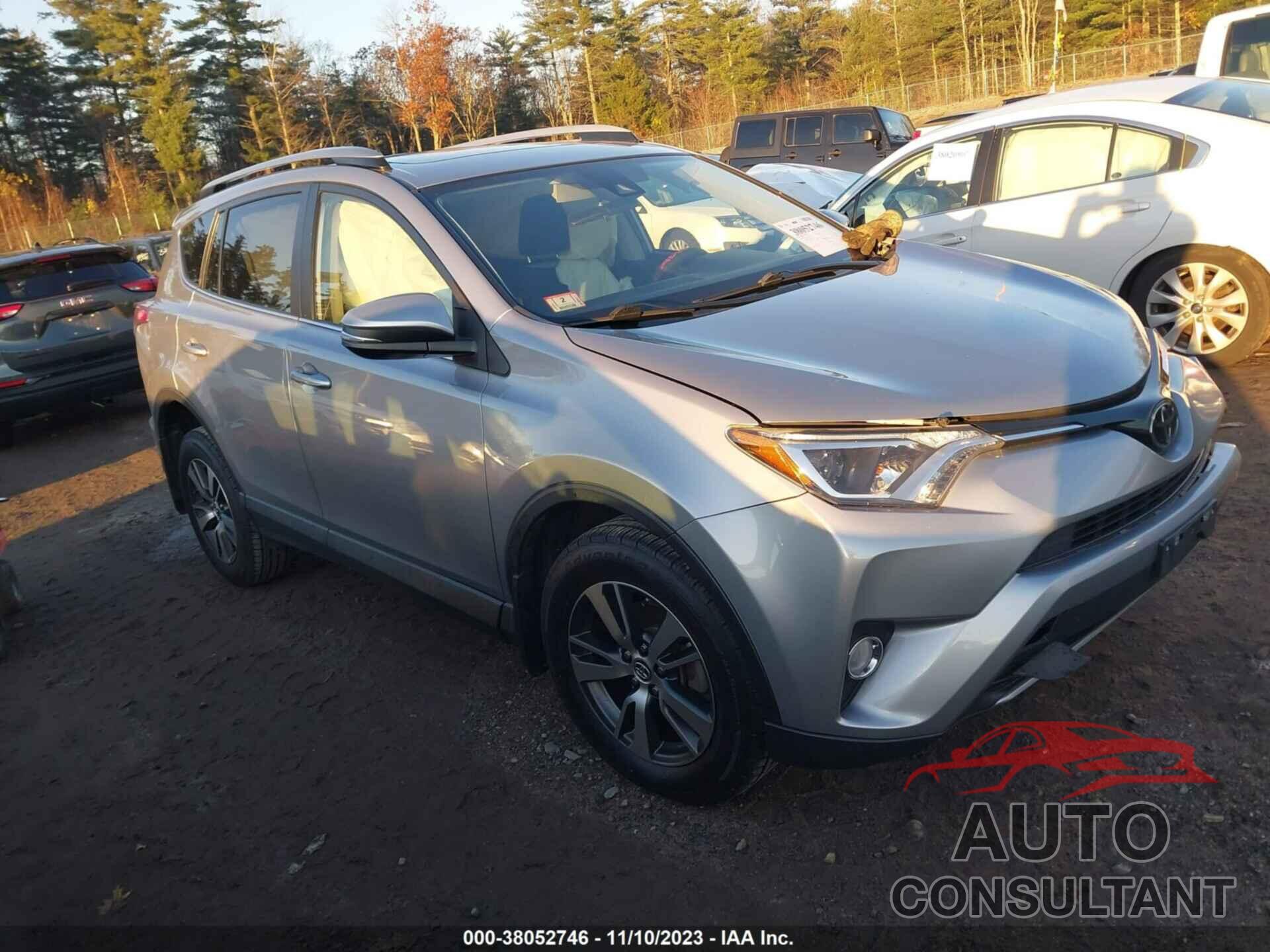 TOYOTA RAV4 2018 - JTMRFREV8JD255178