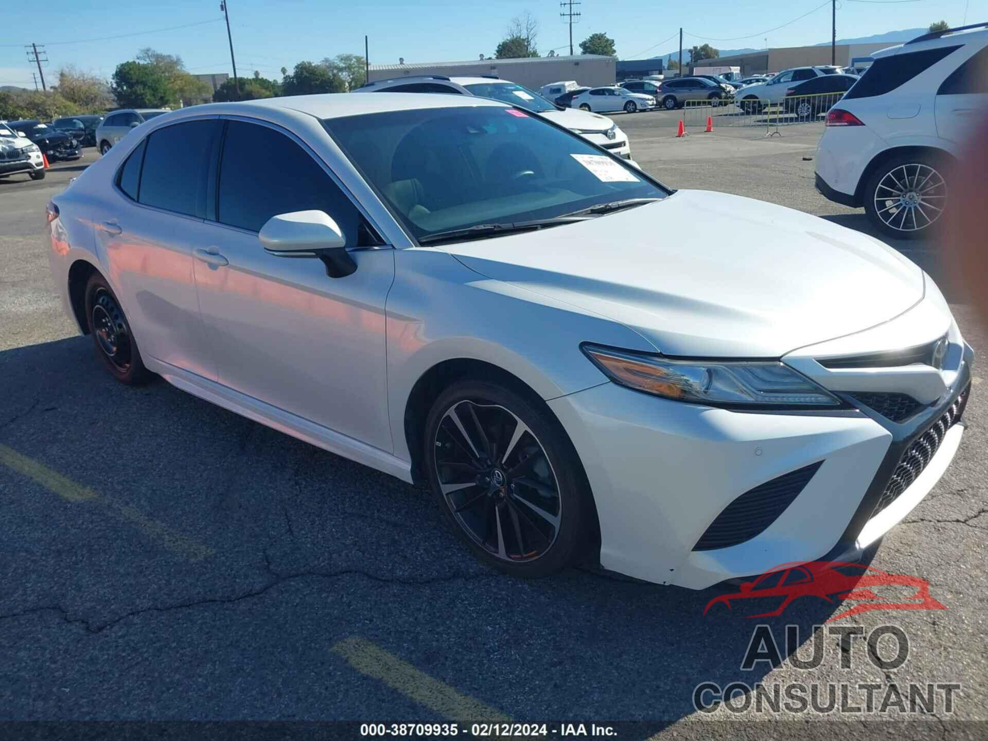 TOYOTA CAMRY 2018 - 4T1B61HK2JU663918