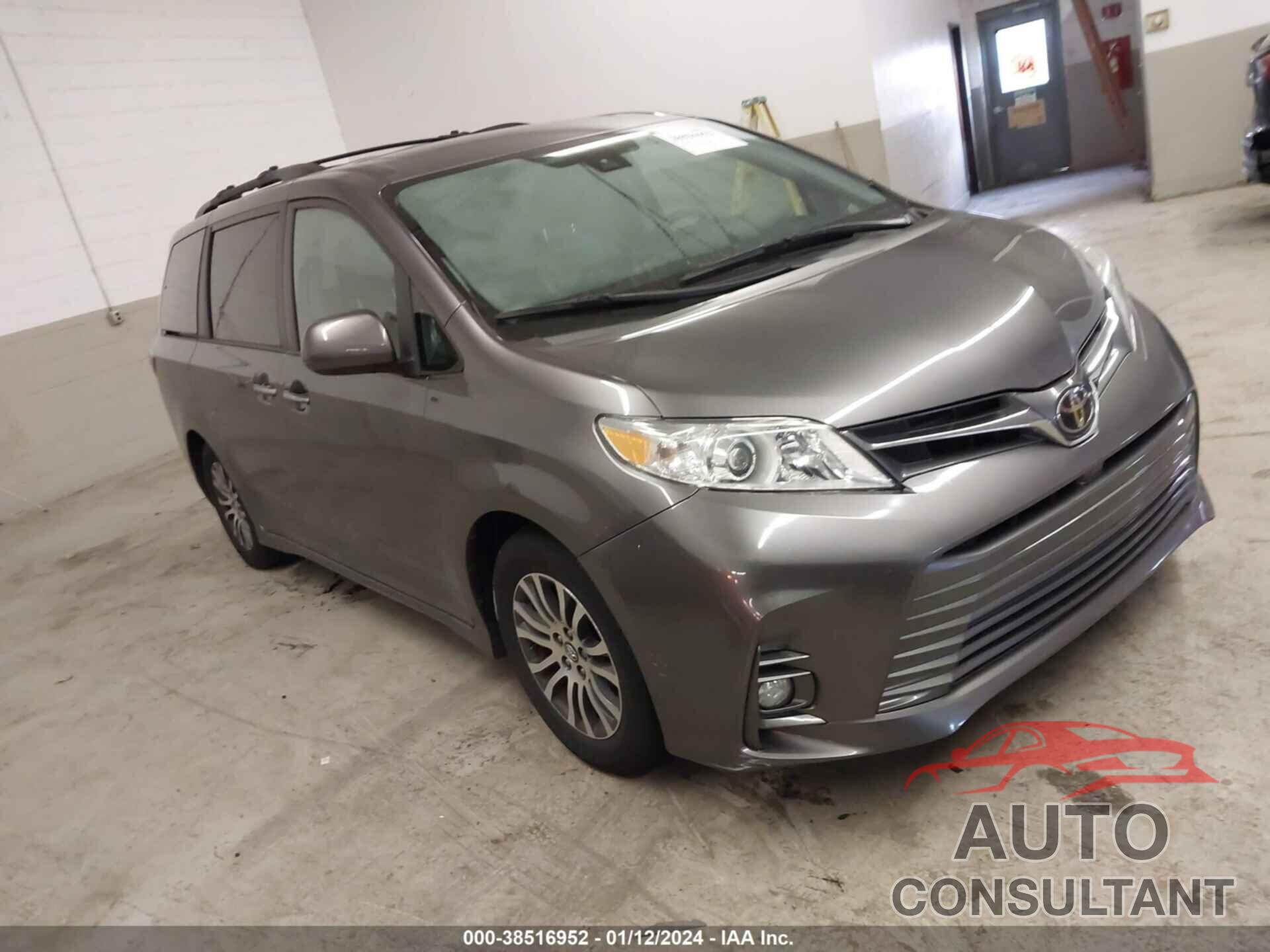 TOYOTA SIENNA 2018 - 5TDYZ3DC0JS931014