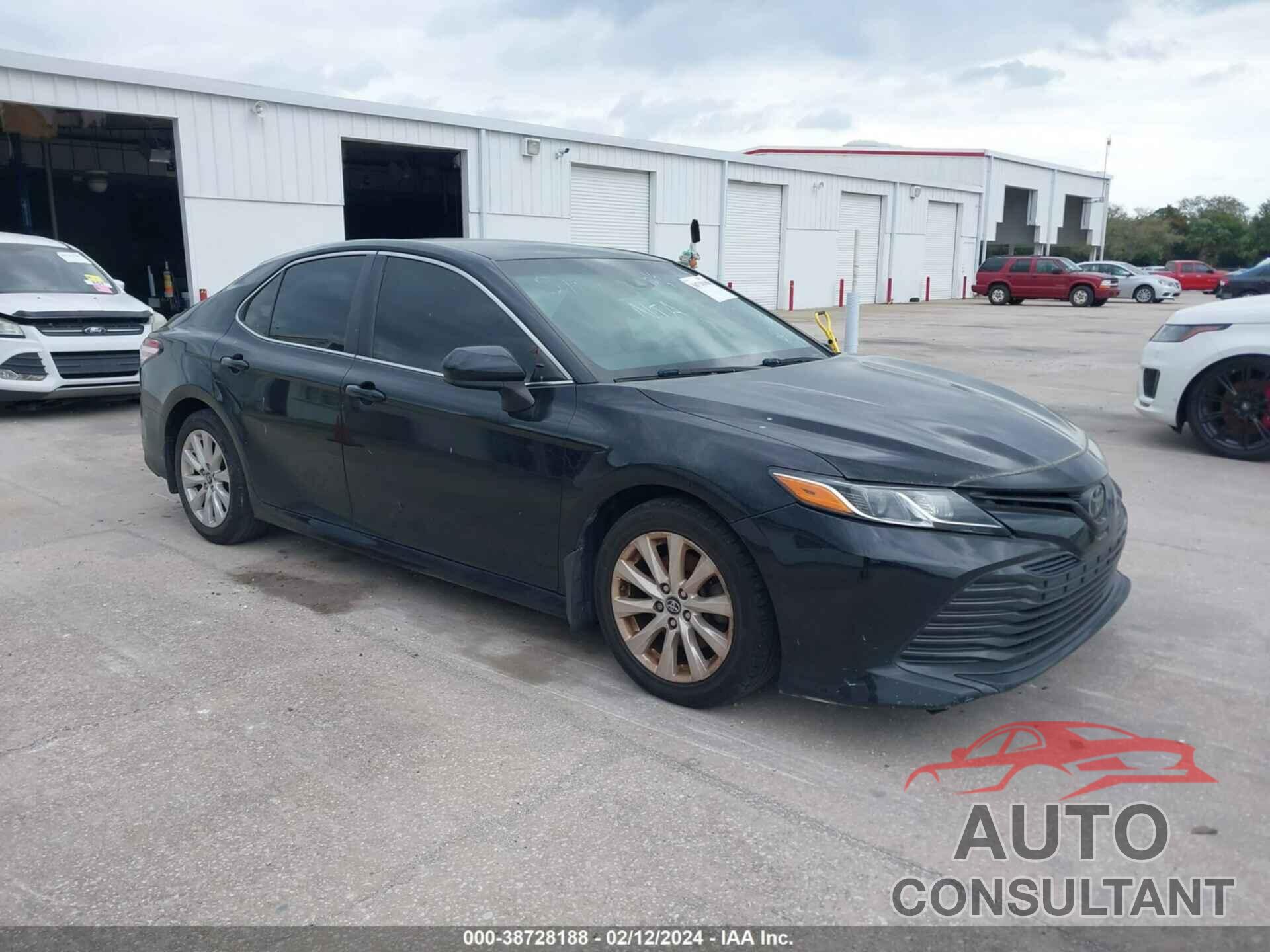 TOYOTA CAMRY 2018 - 4T1B11HK3JU514190