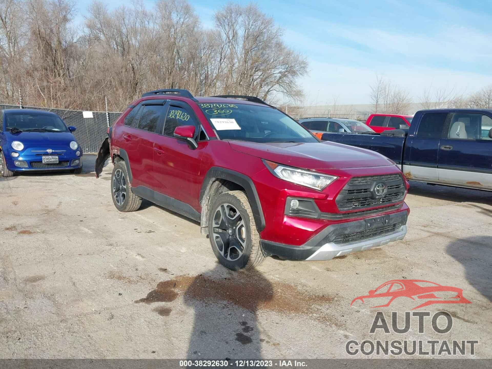 TOYOTA RAV4 2019 - 2T3J1RFV4KW008173