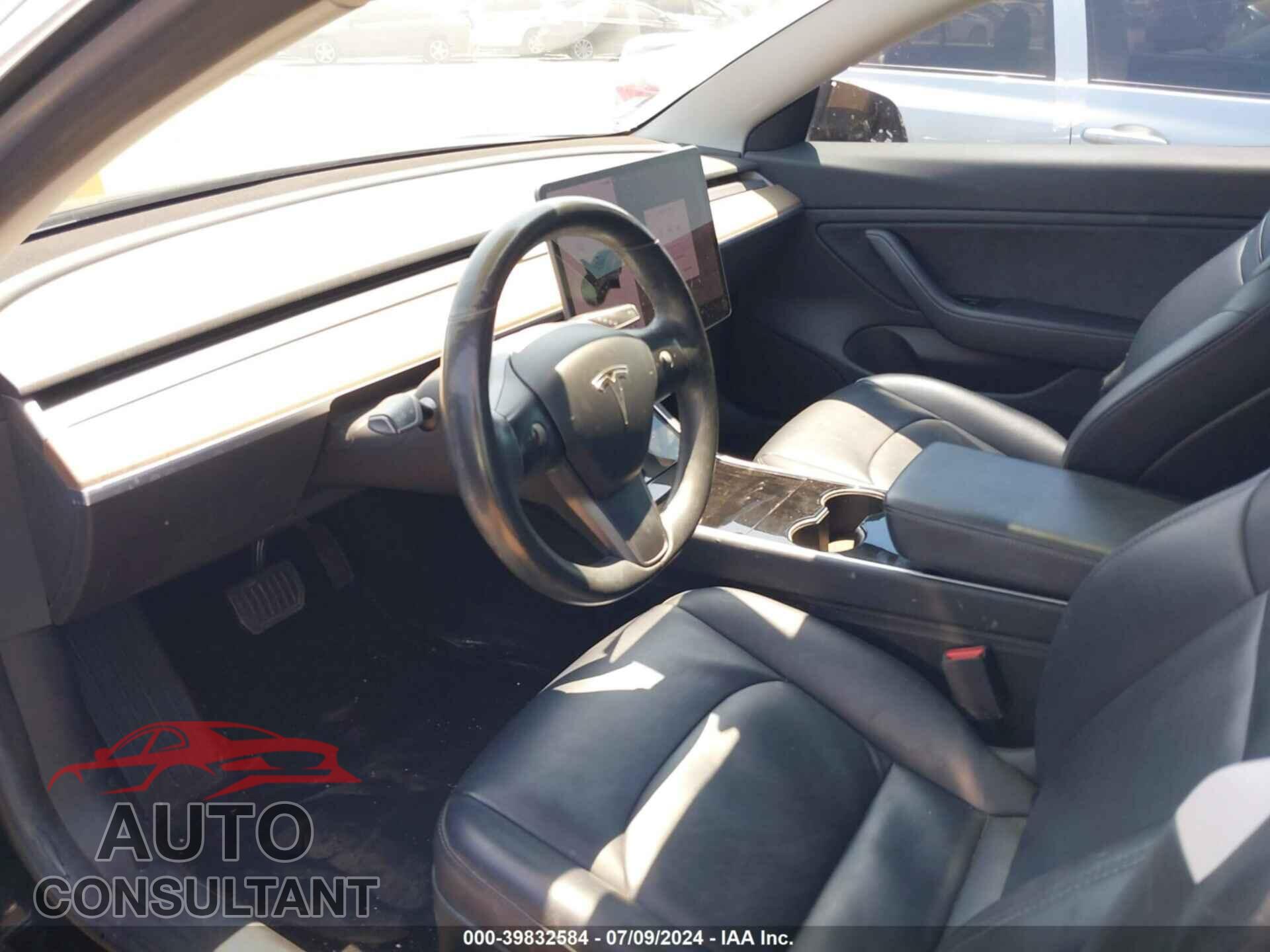 TESLA MODEL 3 2018 - 5YJ3E1EA1JF011355