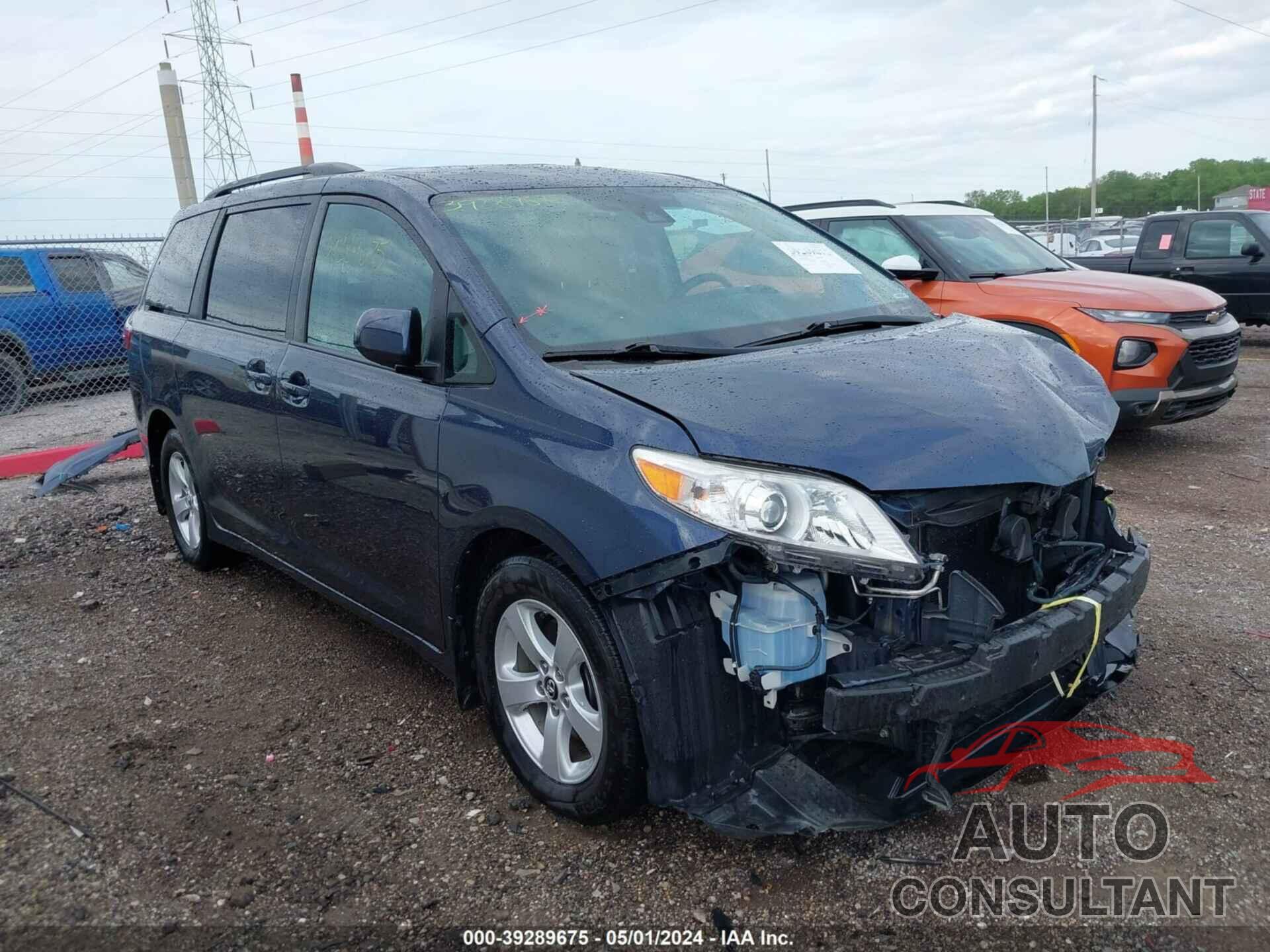 TOYOTA SIENNA 2018 - 5TDKZ3DC5JS916014