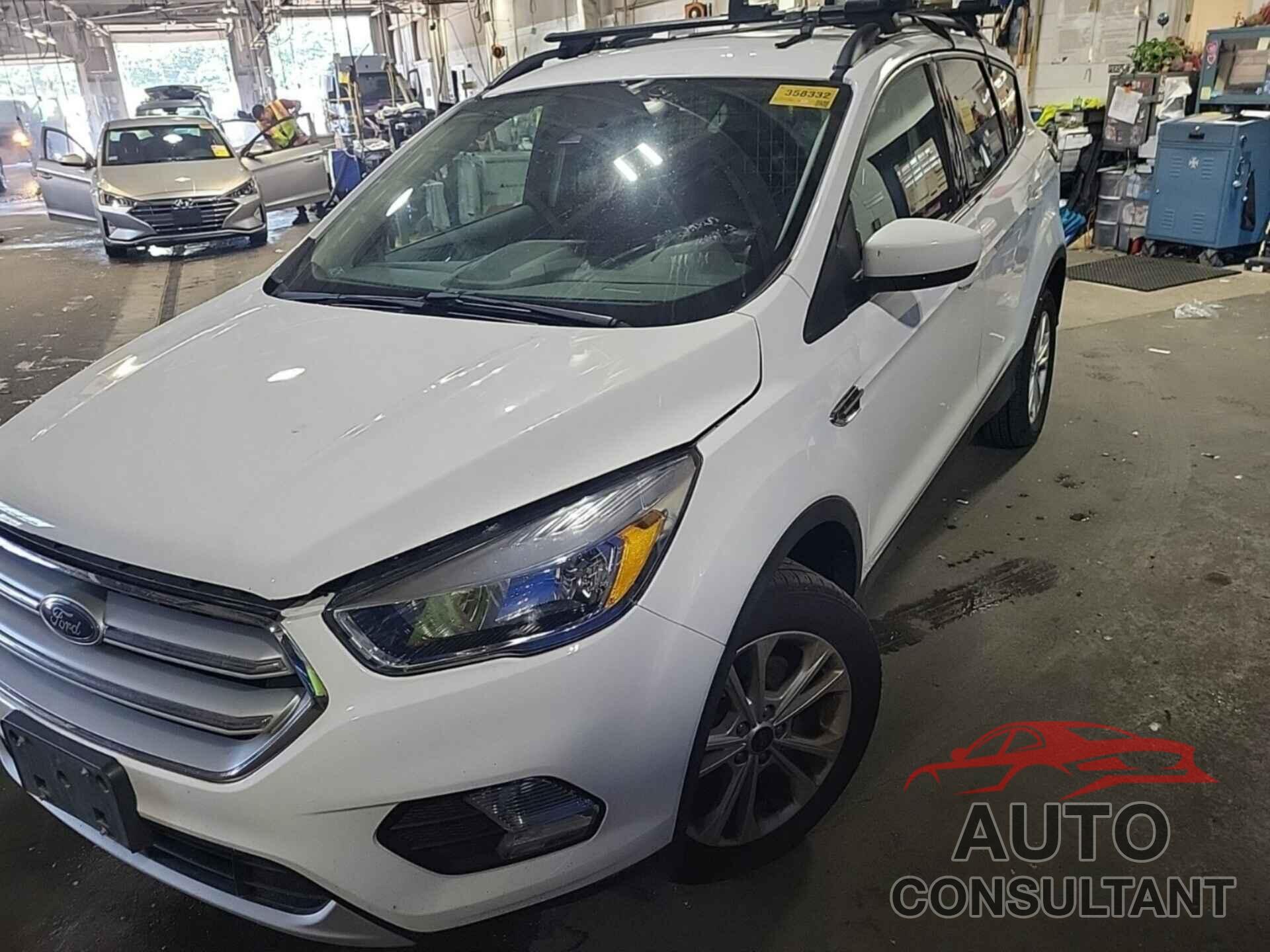 FORD ESCAPE 2018 - 1FMCU9GD7JUD60922