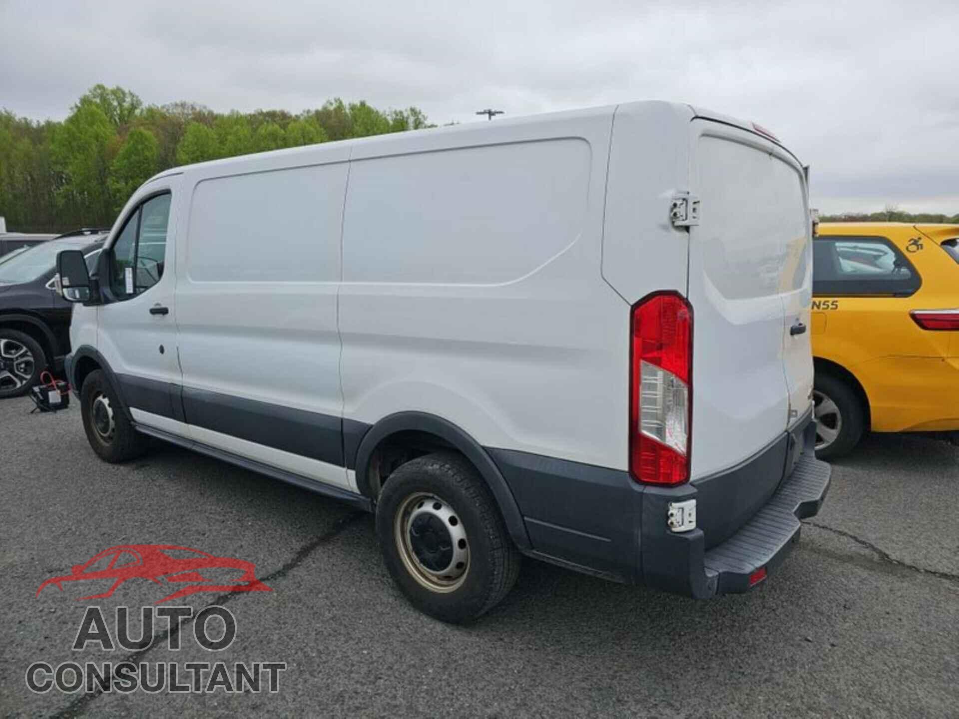 FORD TRANSIT 2017 - 1FTYR1YM4HKA75743