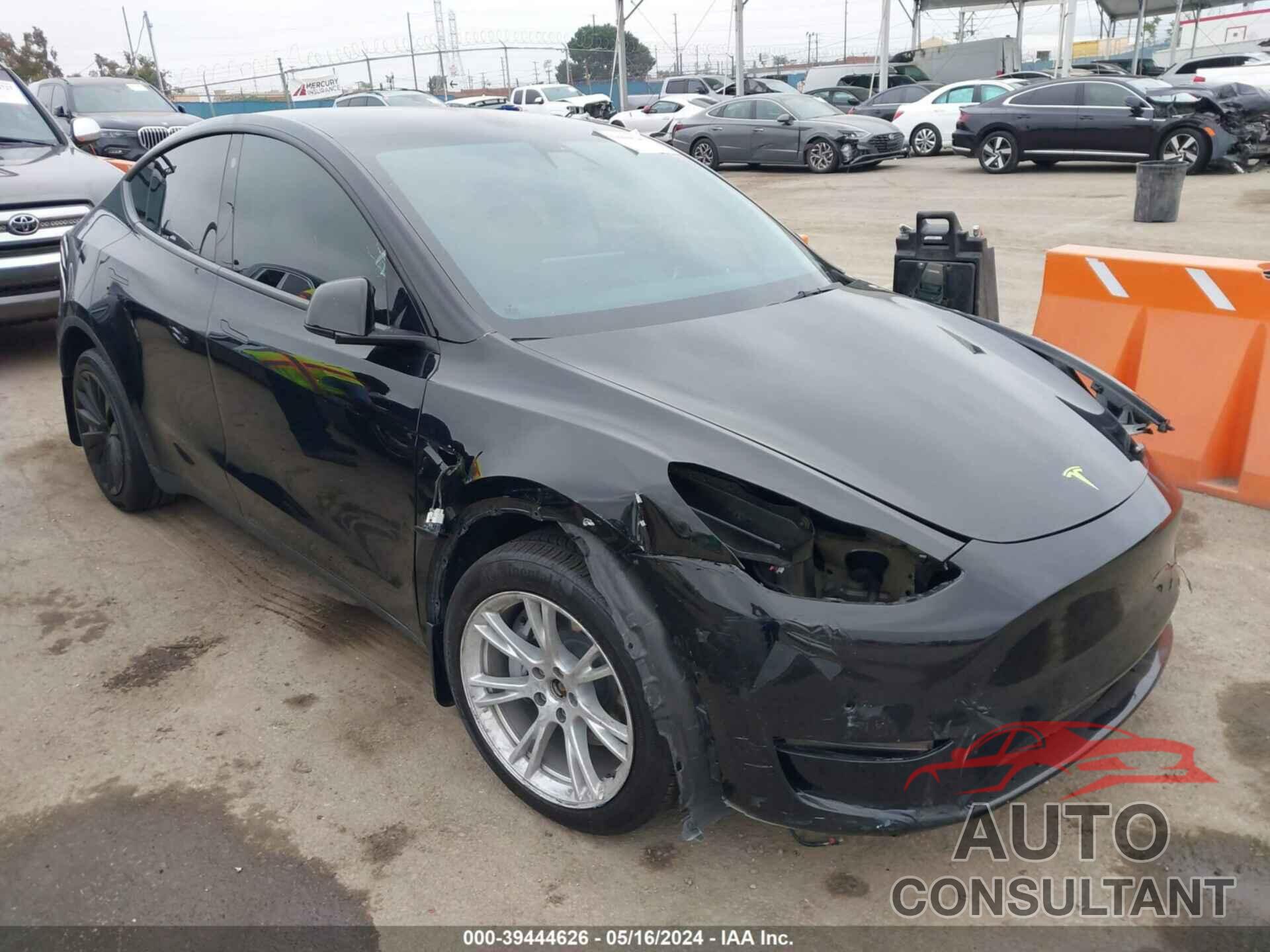 TESLA MODEL Y 2021 - 5YJYGDEE7MF284387