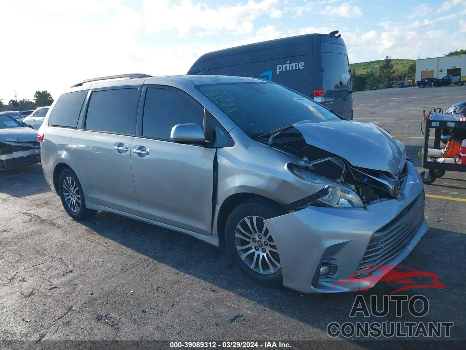 TOYOTA SIENNA 2019 - 5TDYZ3DC6KS969641