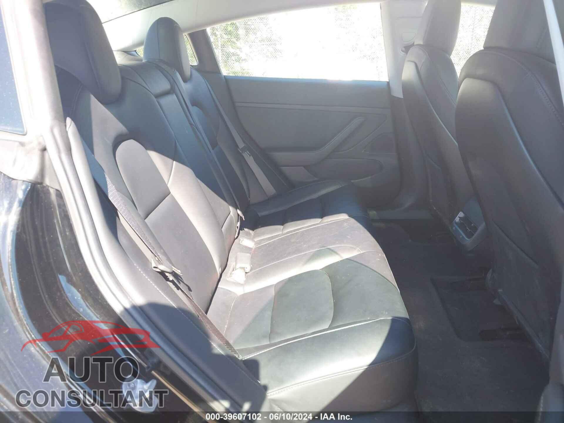 TESLA MODEL 3 2019 - 5YJ3E1EB8KF453401