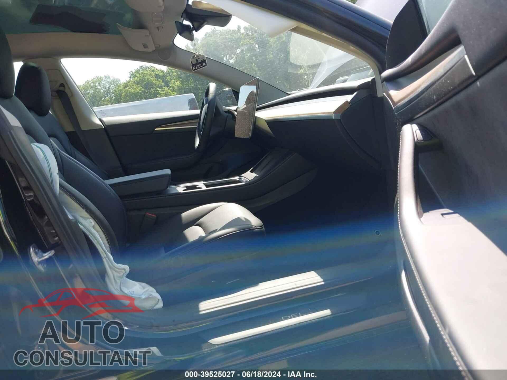 TESLA MODEL 3 2023 - 5YJ3E1EA5PF660410