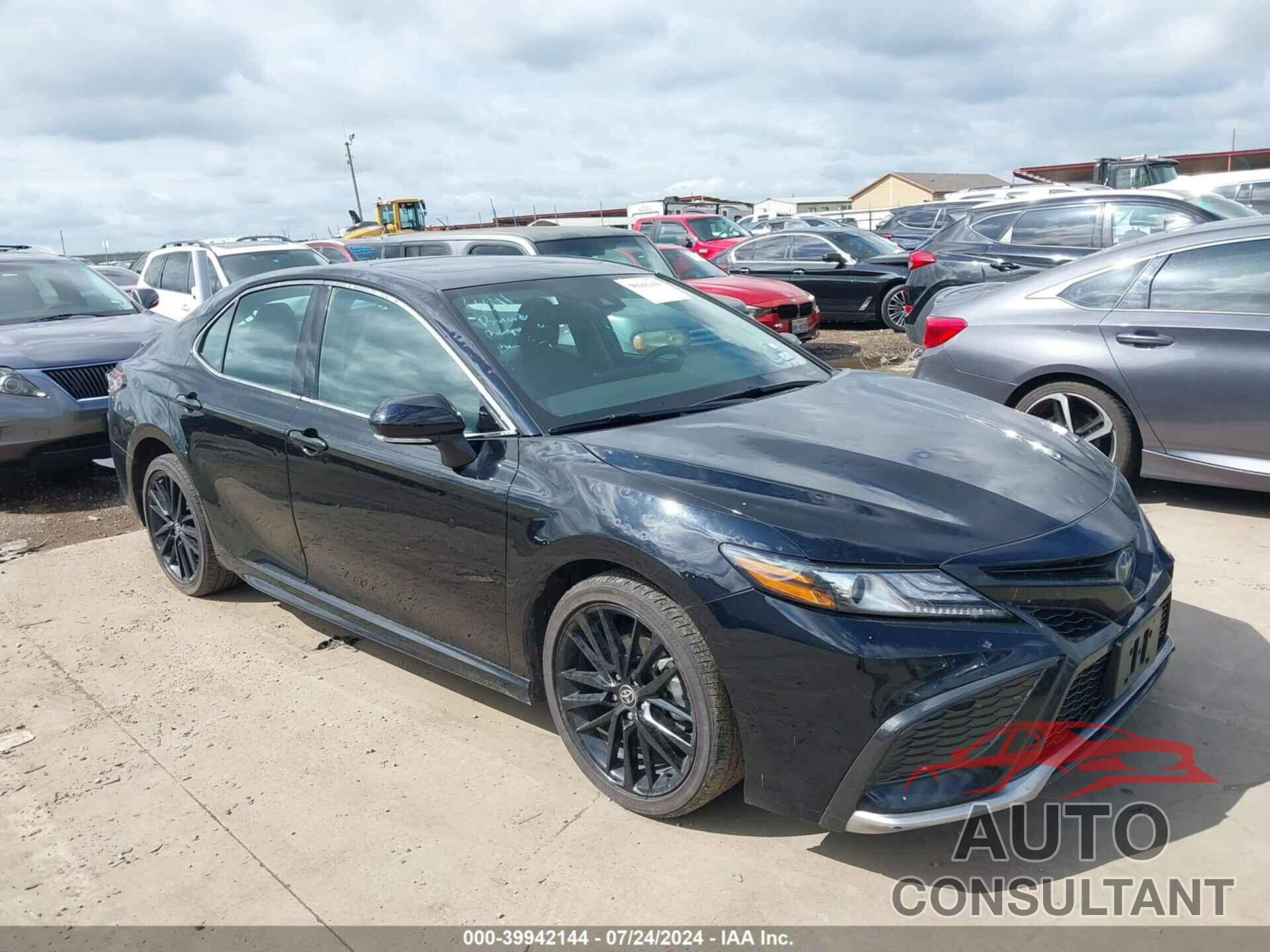 TOYOTA CAMRY 2022 - 4T1K31AKXNU573196