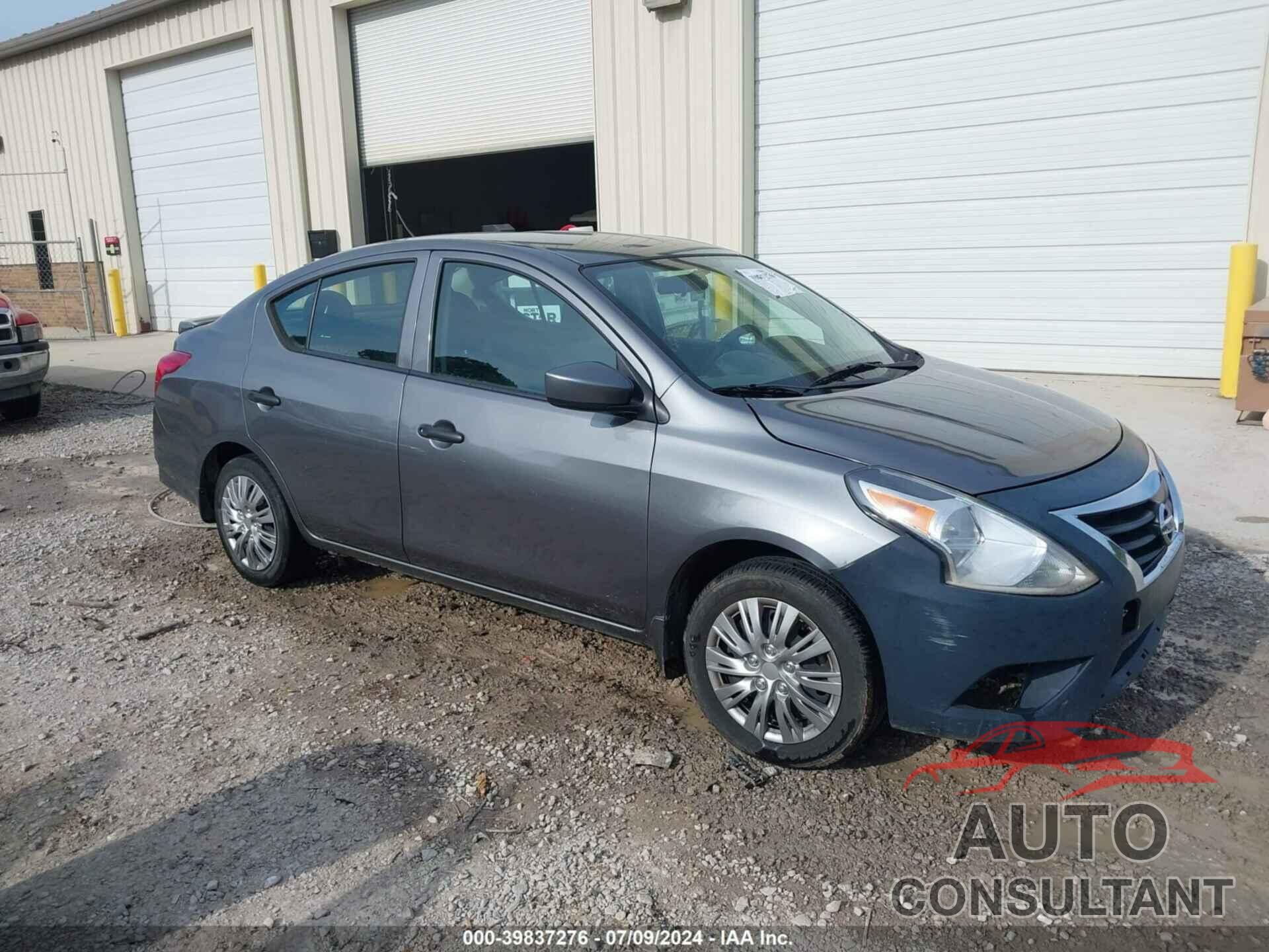 NISSAN VERSA 2018 - 3N1CN7AP2JL887613