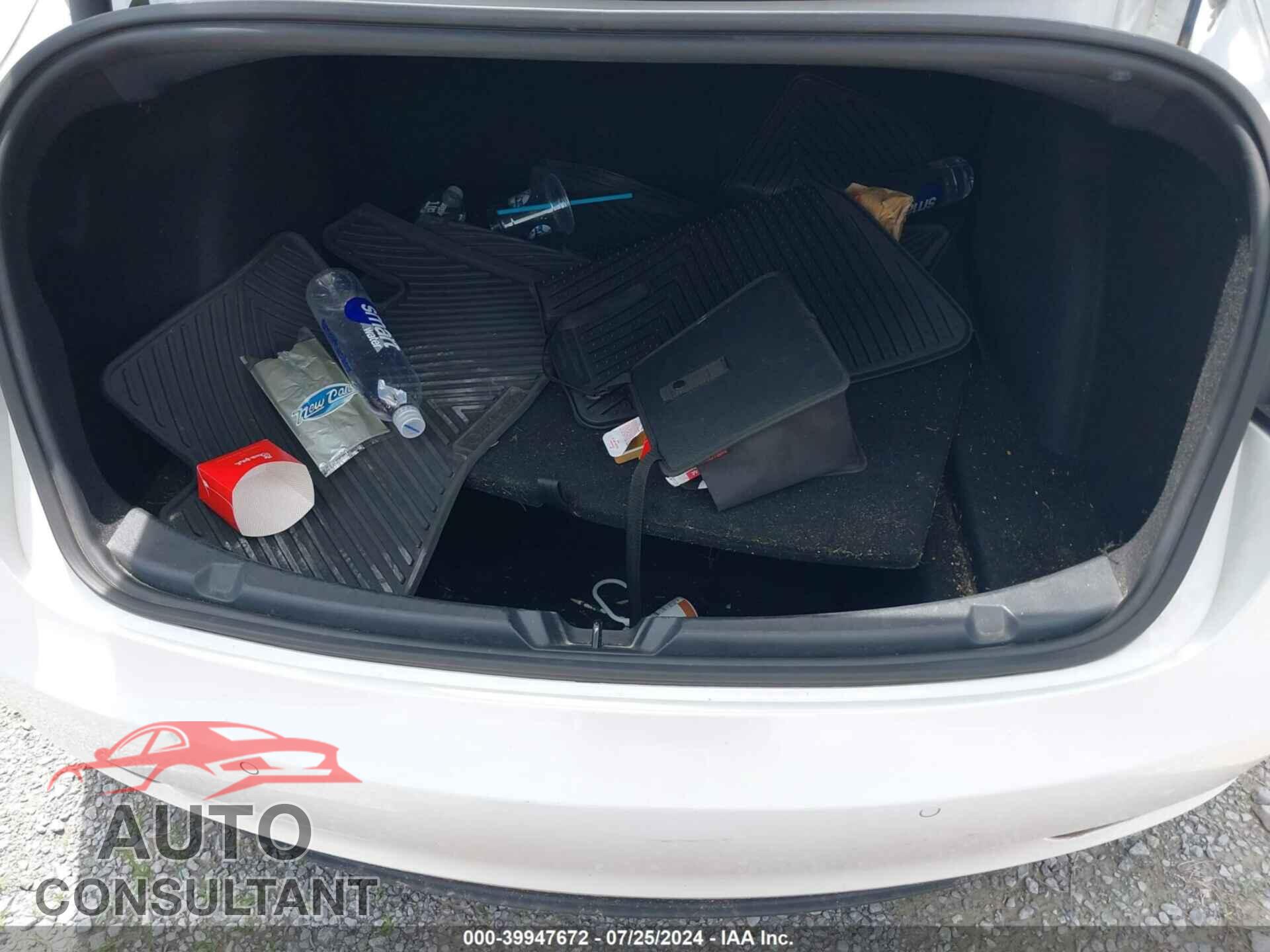 TESLA MODEL 3 2021 - 5YJ3E1EA9MF852103