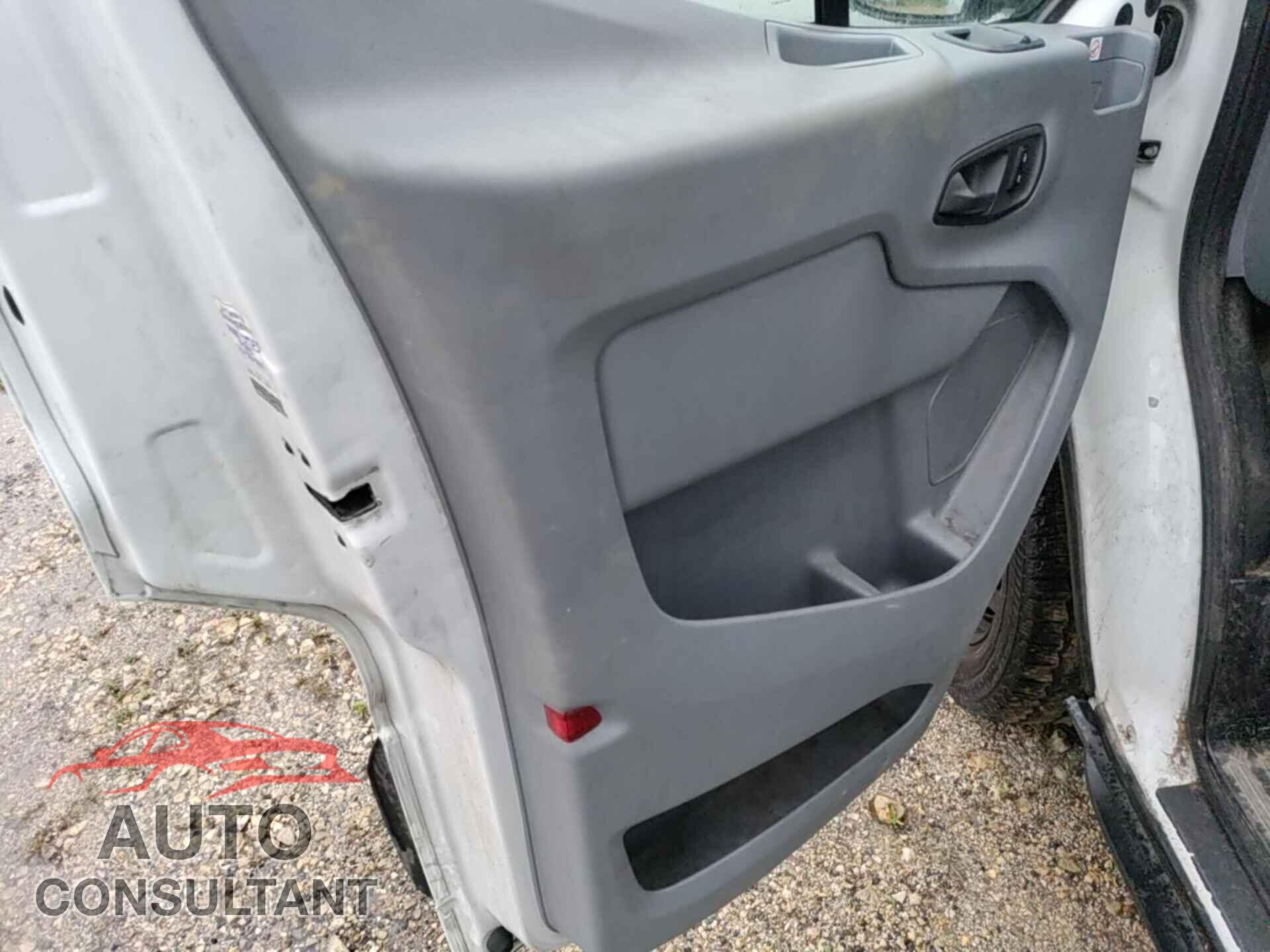 FORD TRANSIT 2019 - 1FTYR2CM2KKB42327