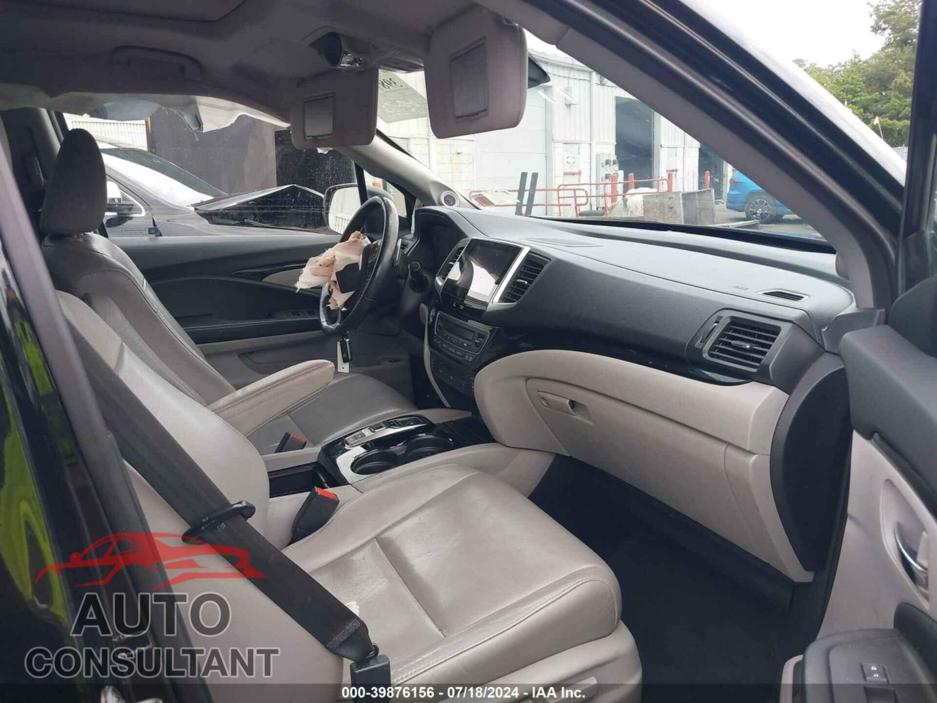 HONDA PILOT 2017 - 5FNYF6H96HB024341