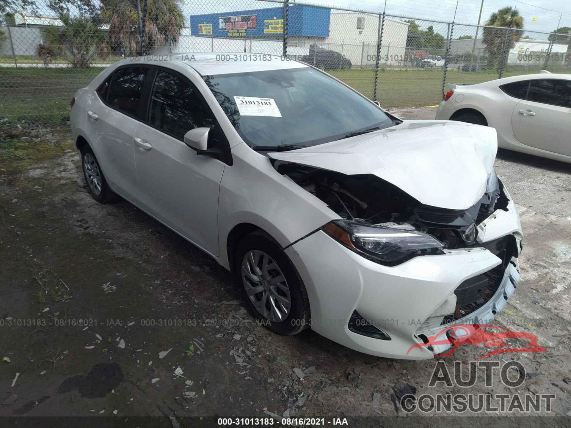 TOYOTA COROLLA 2018 - 5YFBURHEXJP820336