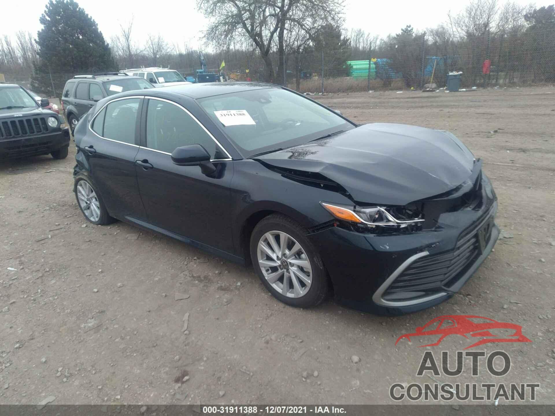 TOYOTA CAMRY 2021 - 4T1C11AK2MU487101