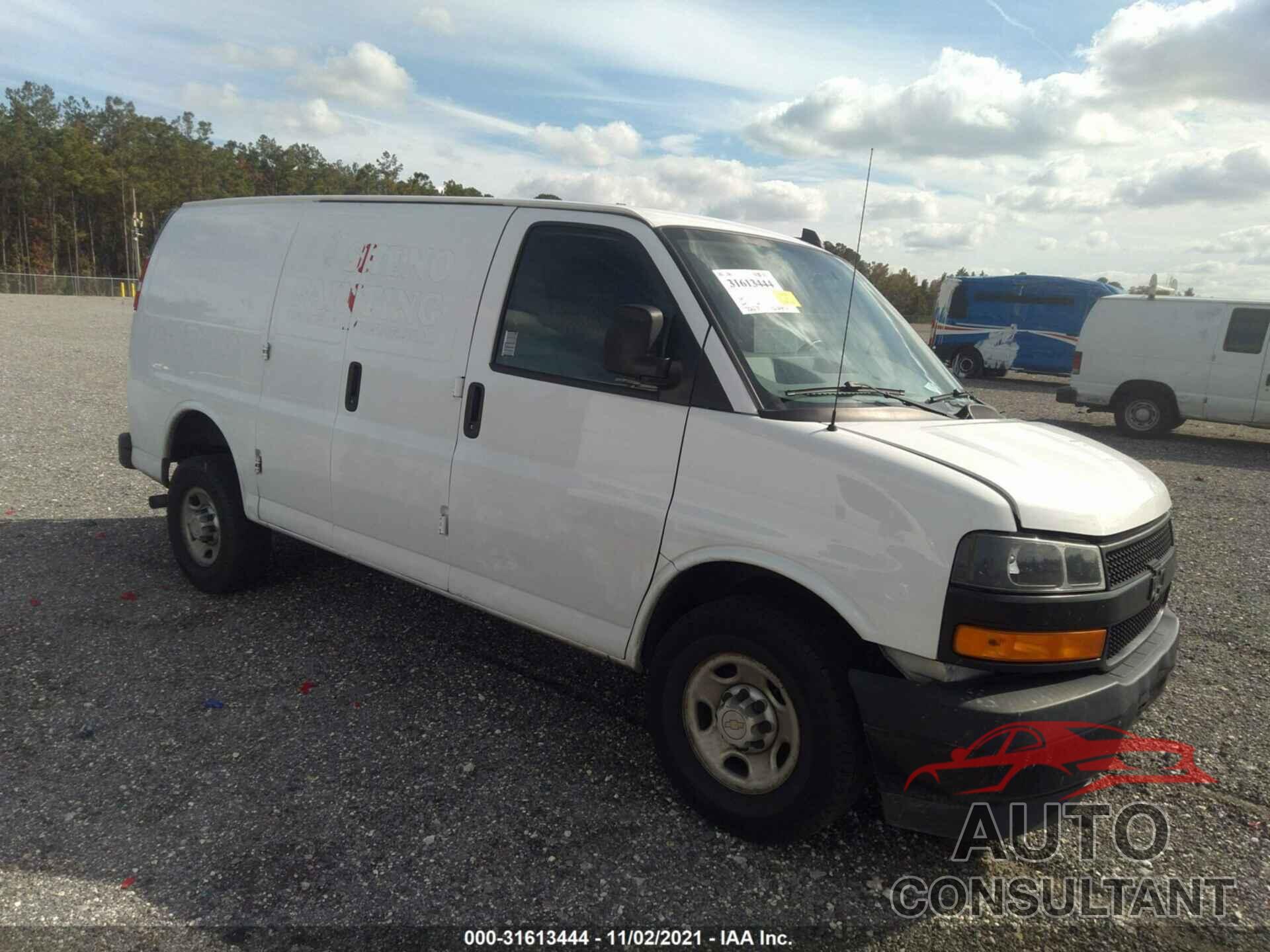 CHEVROLET EXPRESS CARGO VAN 2019 - 1GCWGAFP7K1258495