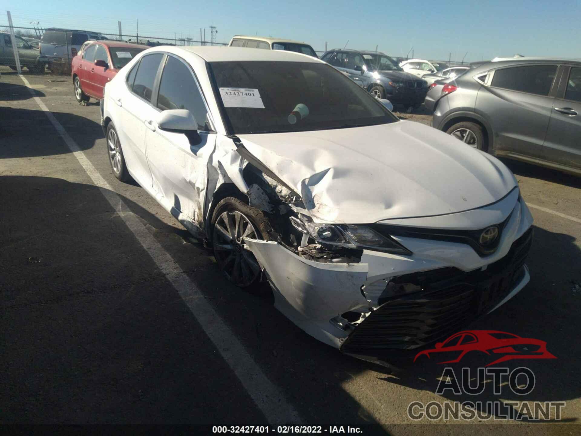 TOYOTA CAMRY 2018 - 4T1B11HK2JU610988