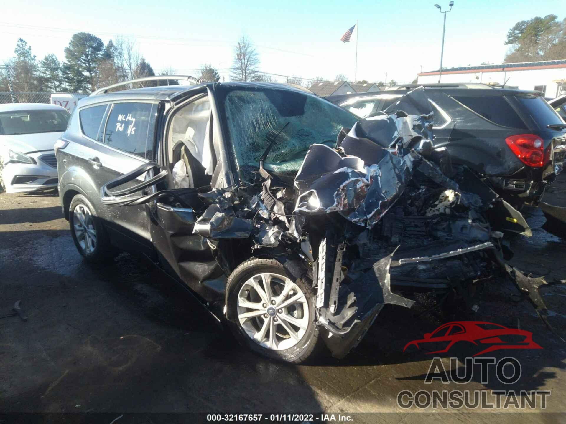 FORD ESCAPE 2018 - 1FMCU0GD3JUD13902