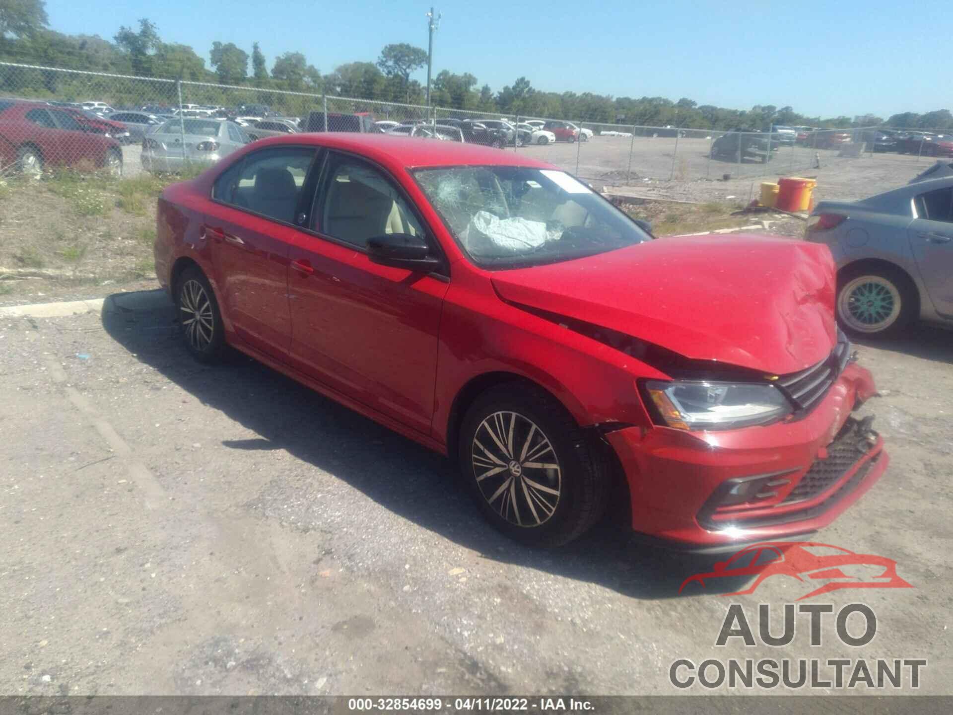 VOLKSWAGEN JETTA 2018 - 3VWDB7AJ9JM222009
