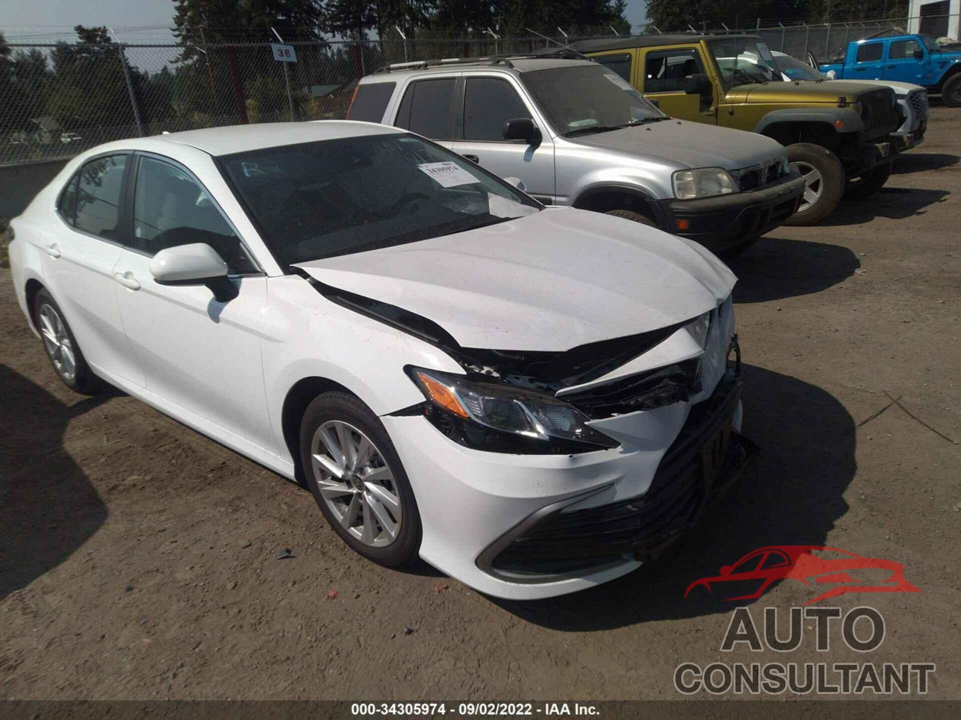 TOYOTA CAMRY 2022 - 4T1C11AK9NU699740