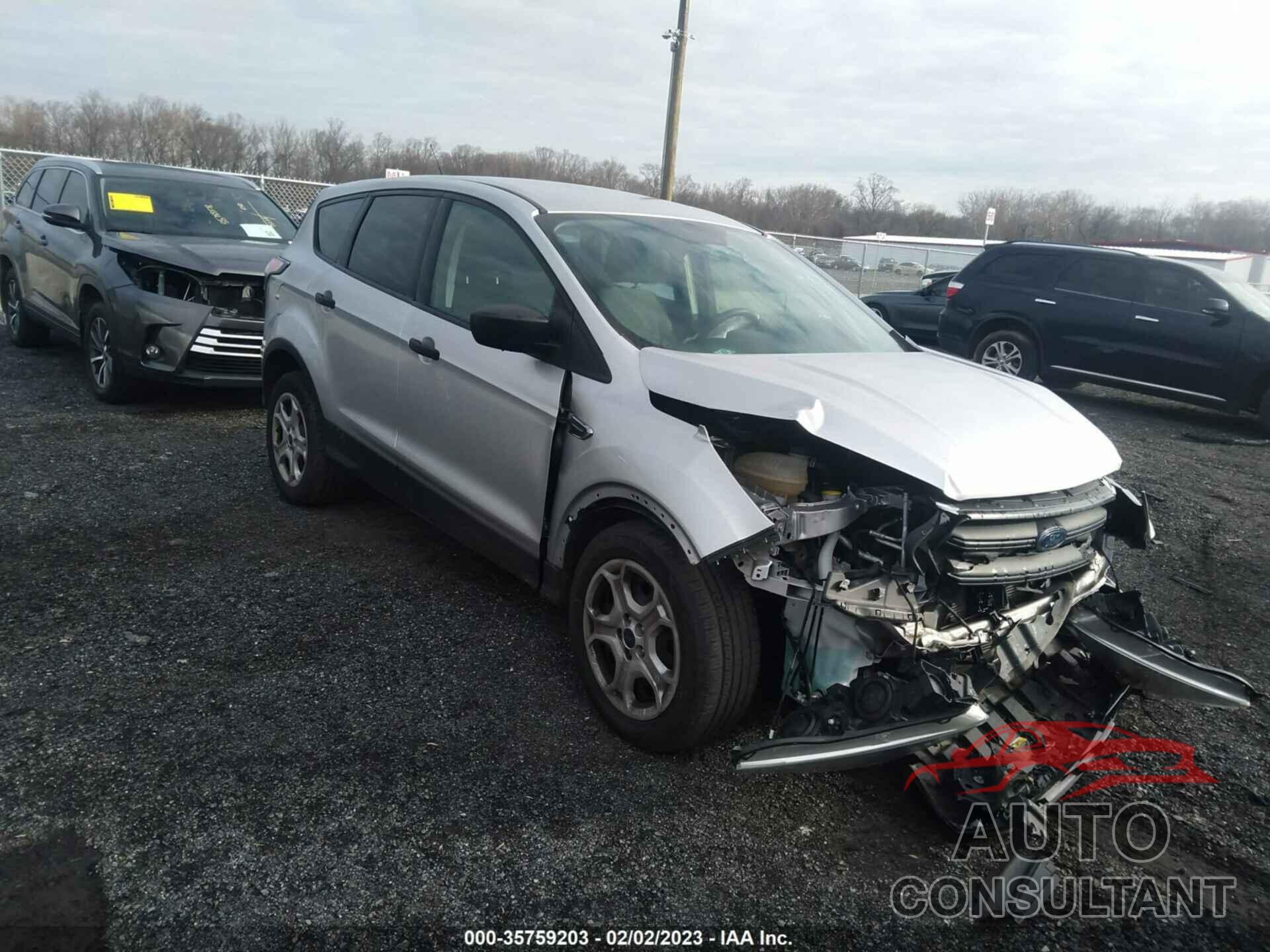 FORD ESCAPE 2017 - 1FMCU0F75HUA37325