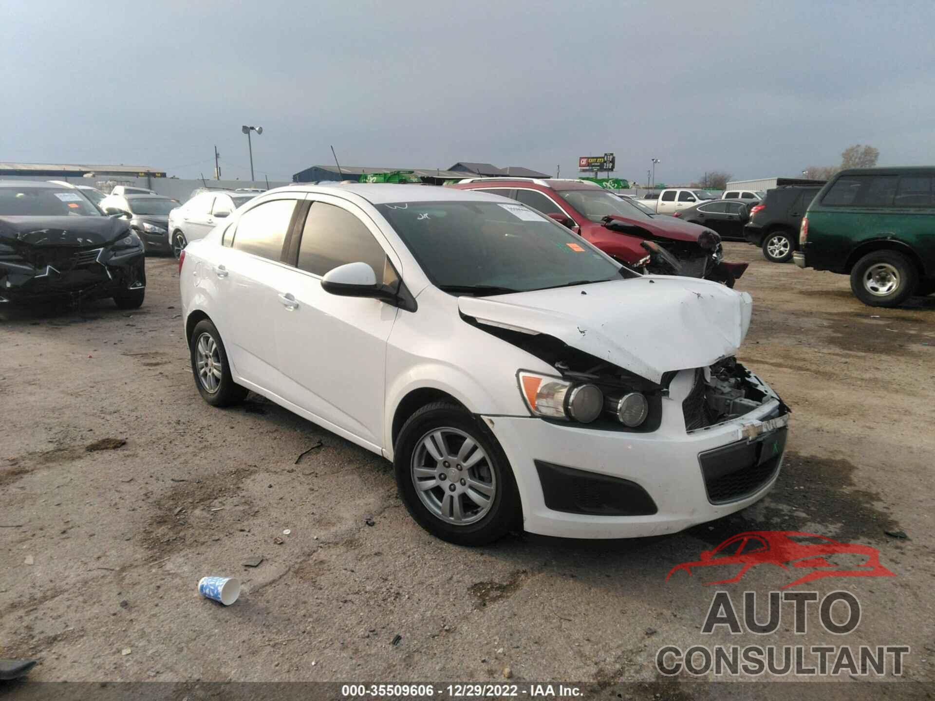 CHEVROLET SONIC 2015 - 1G1JC5SH5F4126876