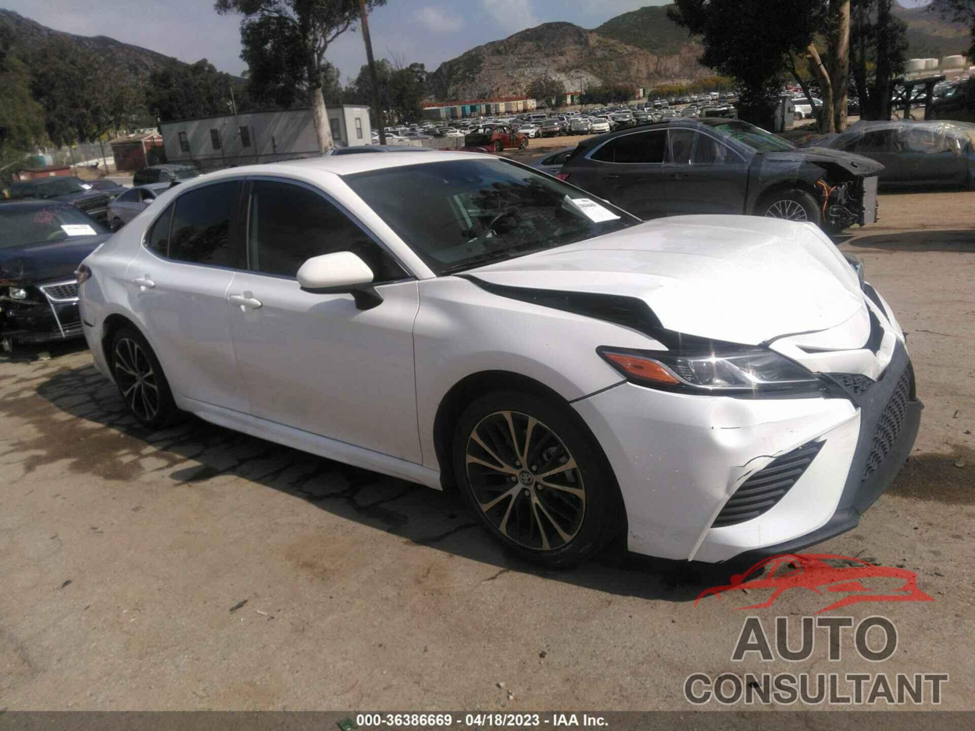 TOYOTA CAMRY 2020 - 4T1G11AK2LU880967