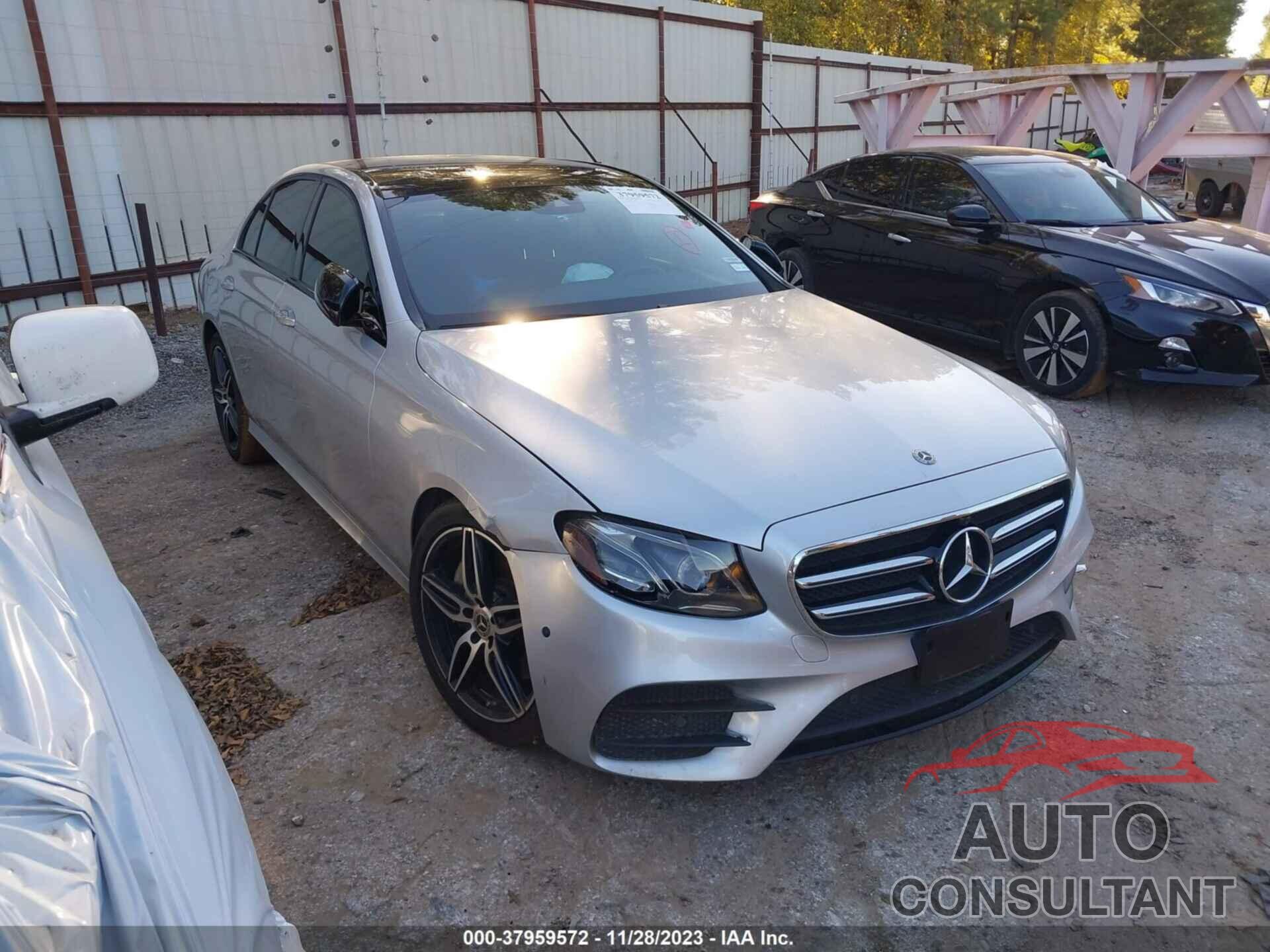 MERCEDES-BENZ E 300 2019 - WDDZF4JB6KA583450