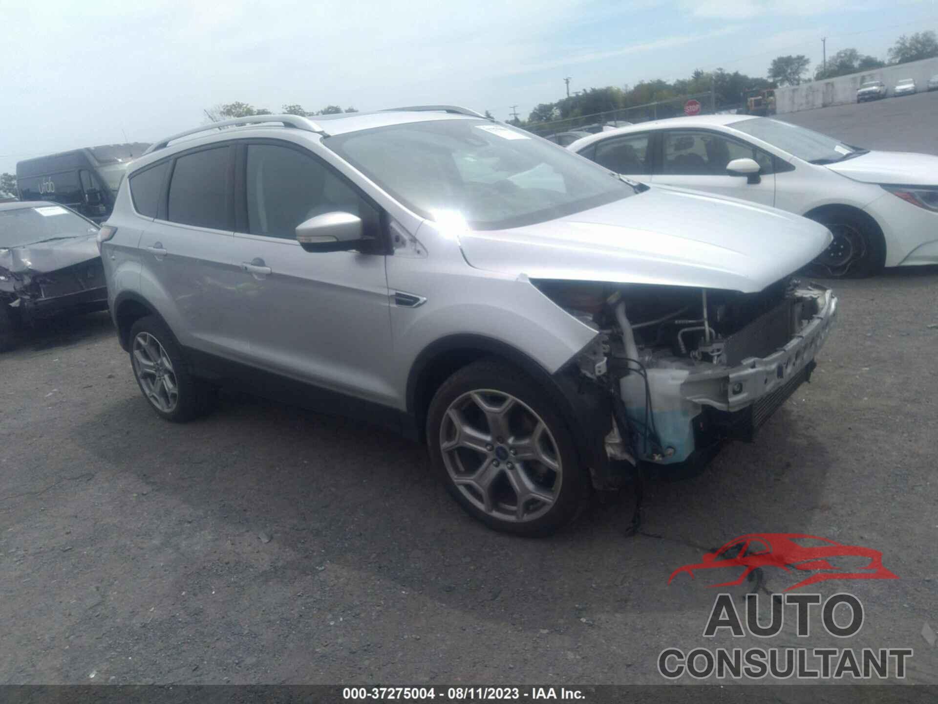 FORD ESCAPE 2017 - 1FMCU9J93HUA10458