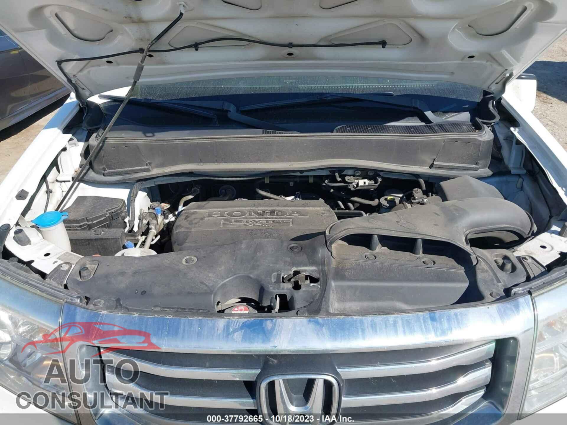 HONDA PILOT 2015 - 5FNYF3H33FB007844